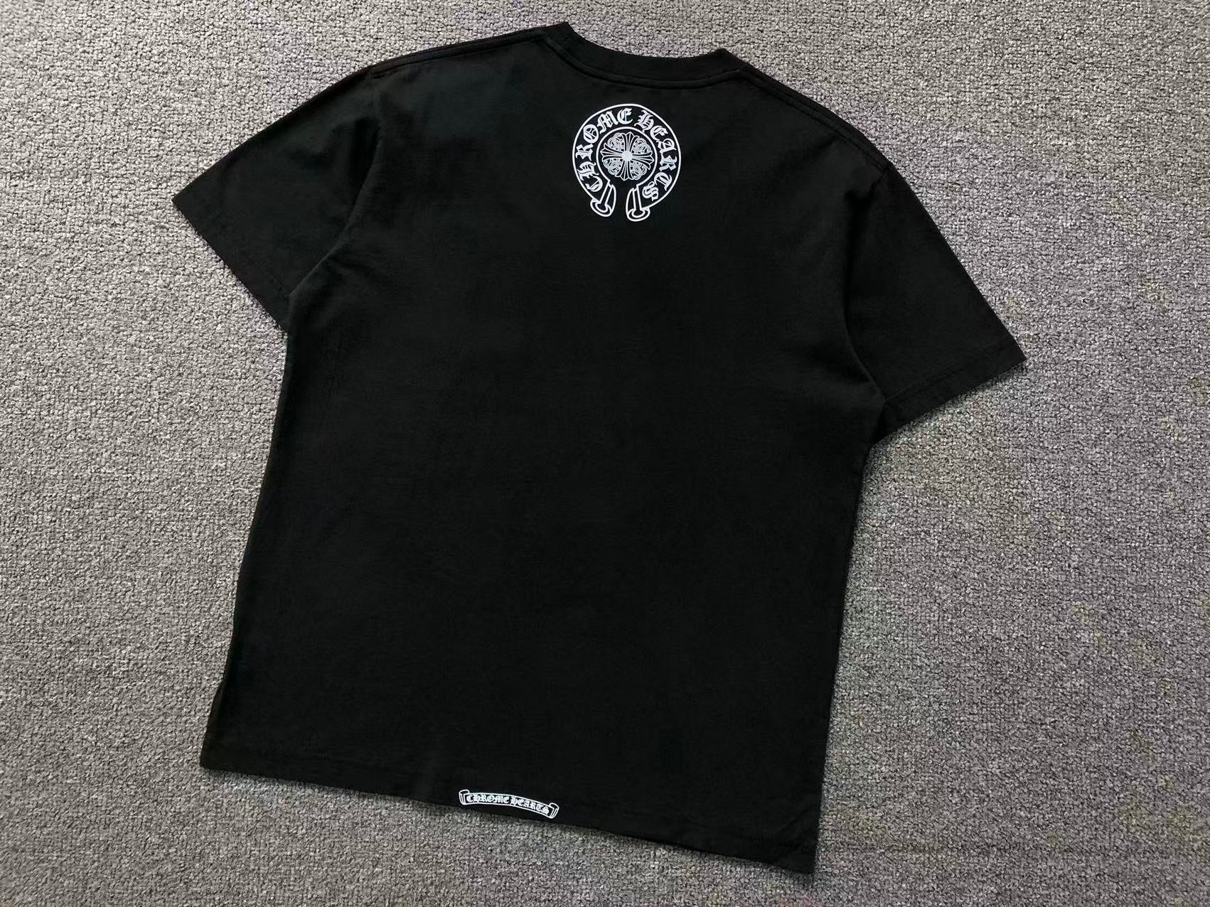 Dagger Crest Pocket White/Black T-Shirt™