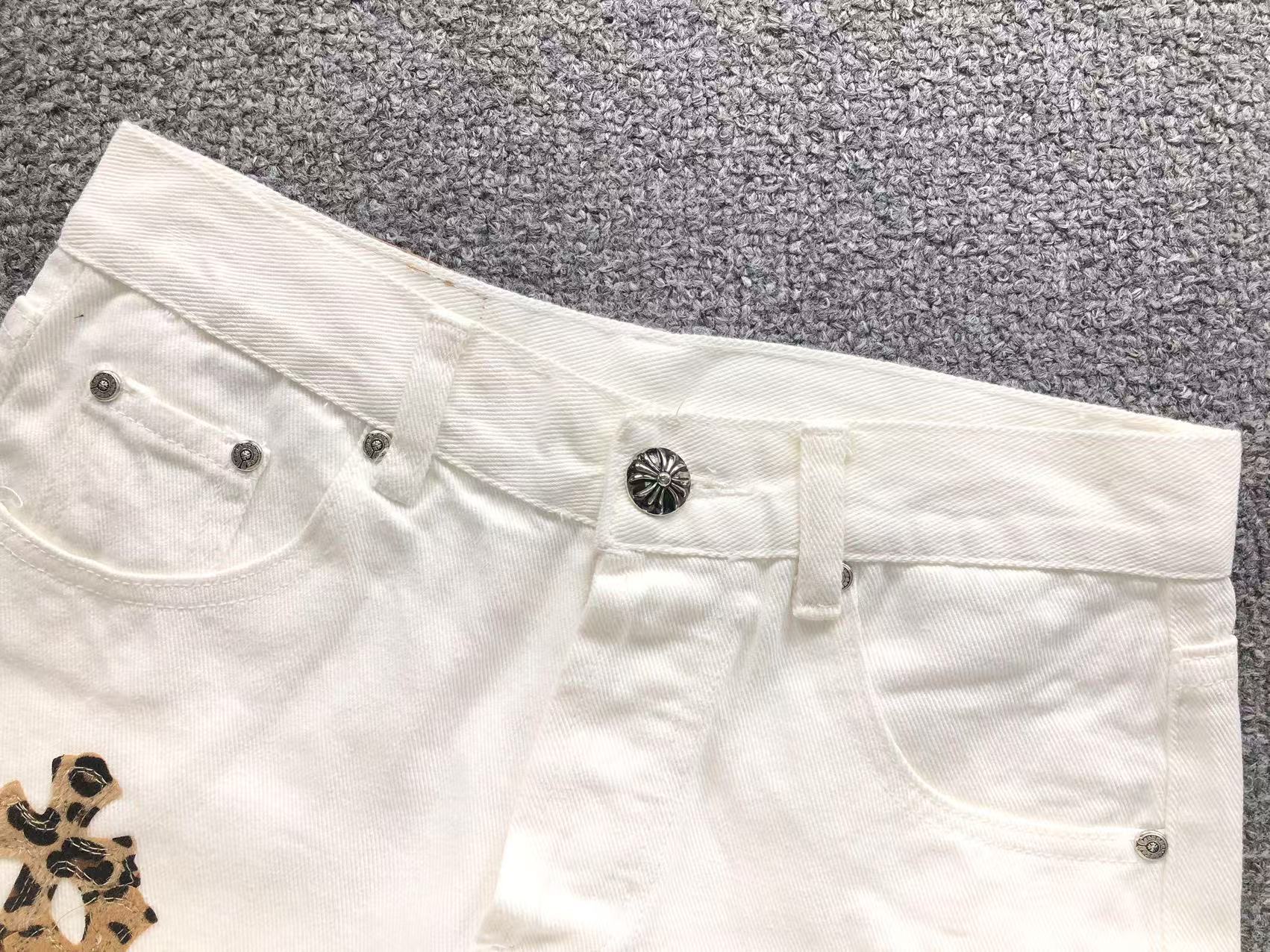 Leopard Cross Patch White Denim Jeans™