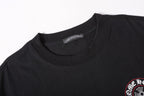 Red Outline Horseshoe Black T-Shirt™