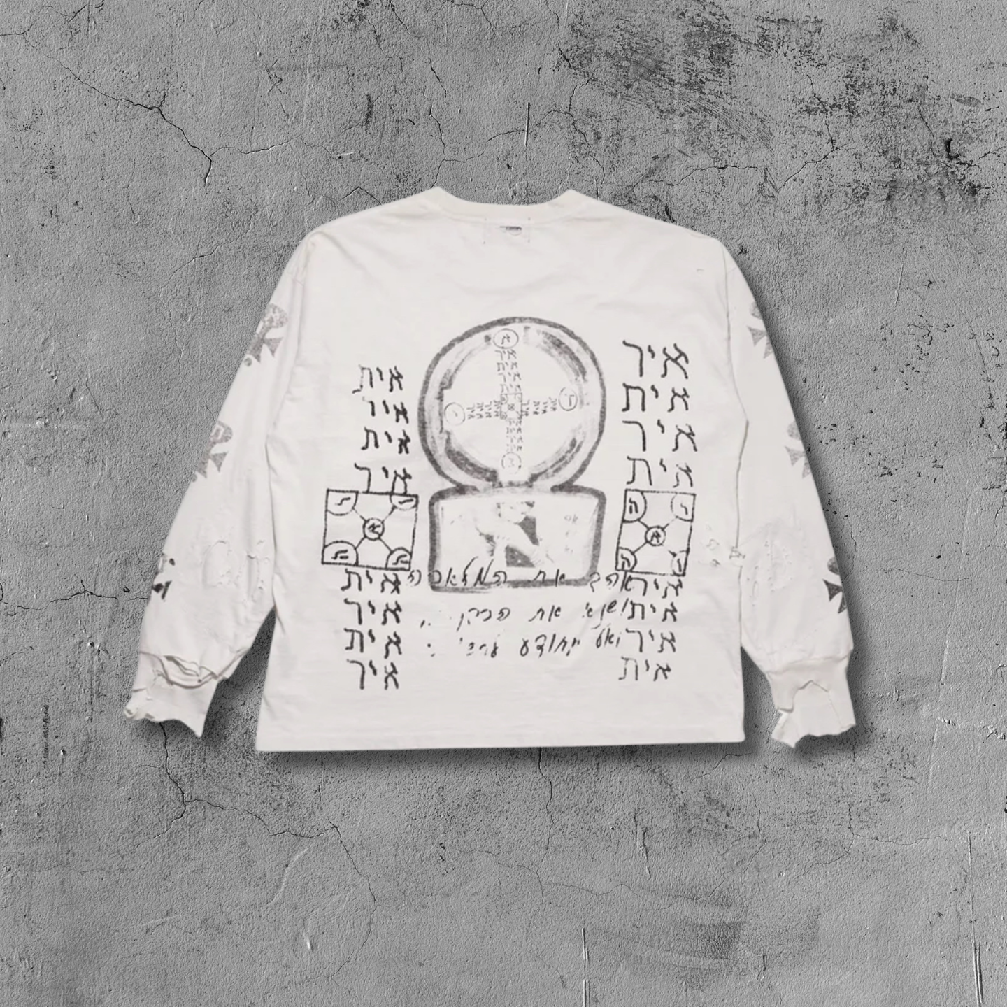 ER* Dérangement Distressed White Long Sleeve™