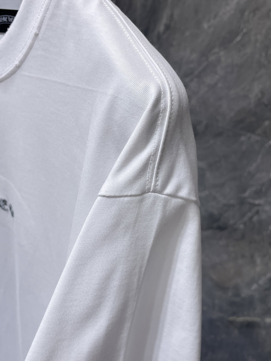 Monochrome Letter Patch White T-Shirt™