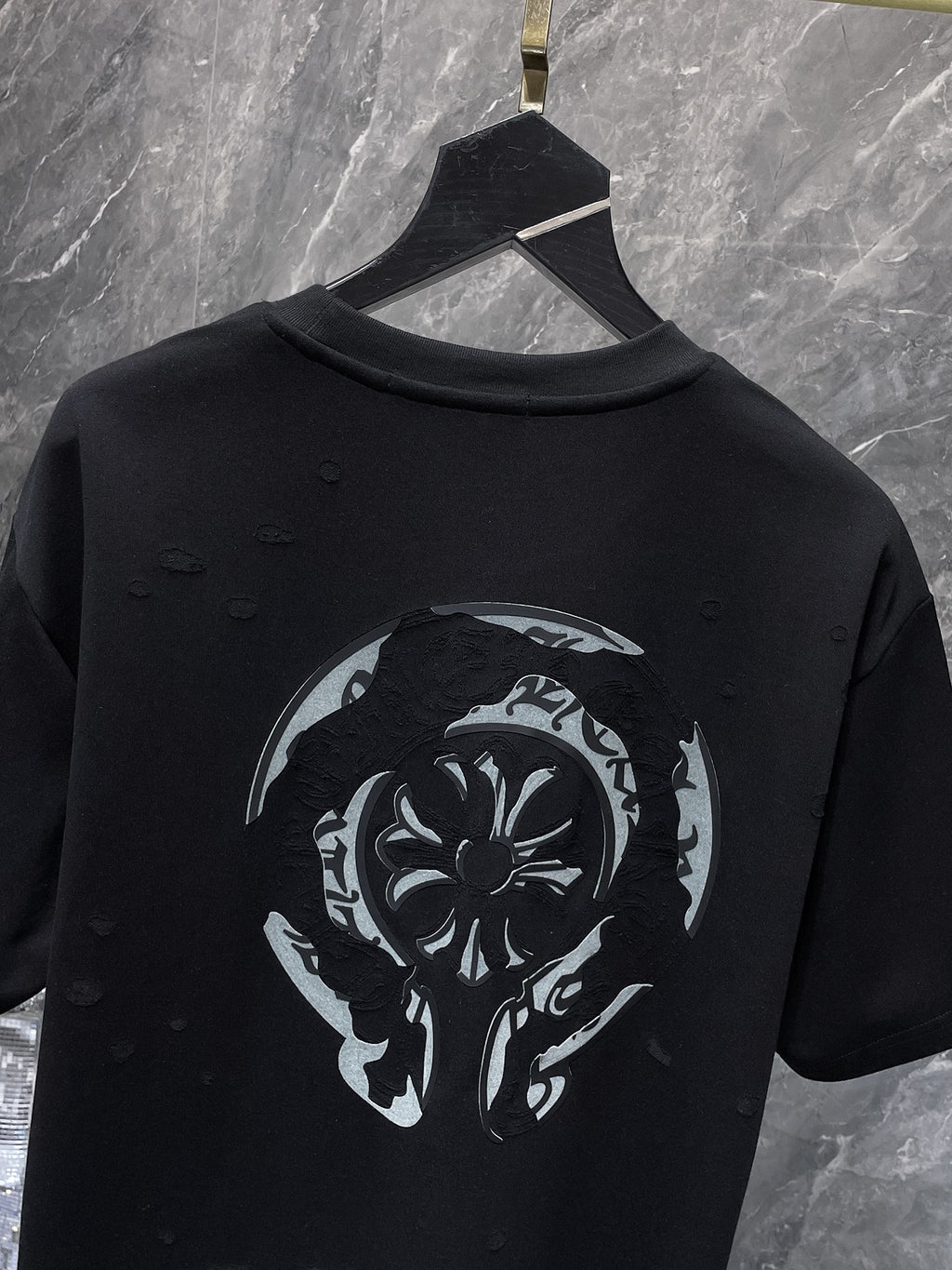 Distressed Horseshoe Cross Black T-Shirt™