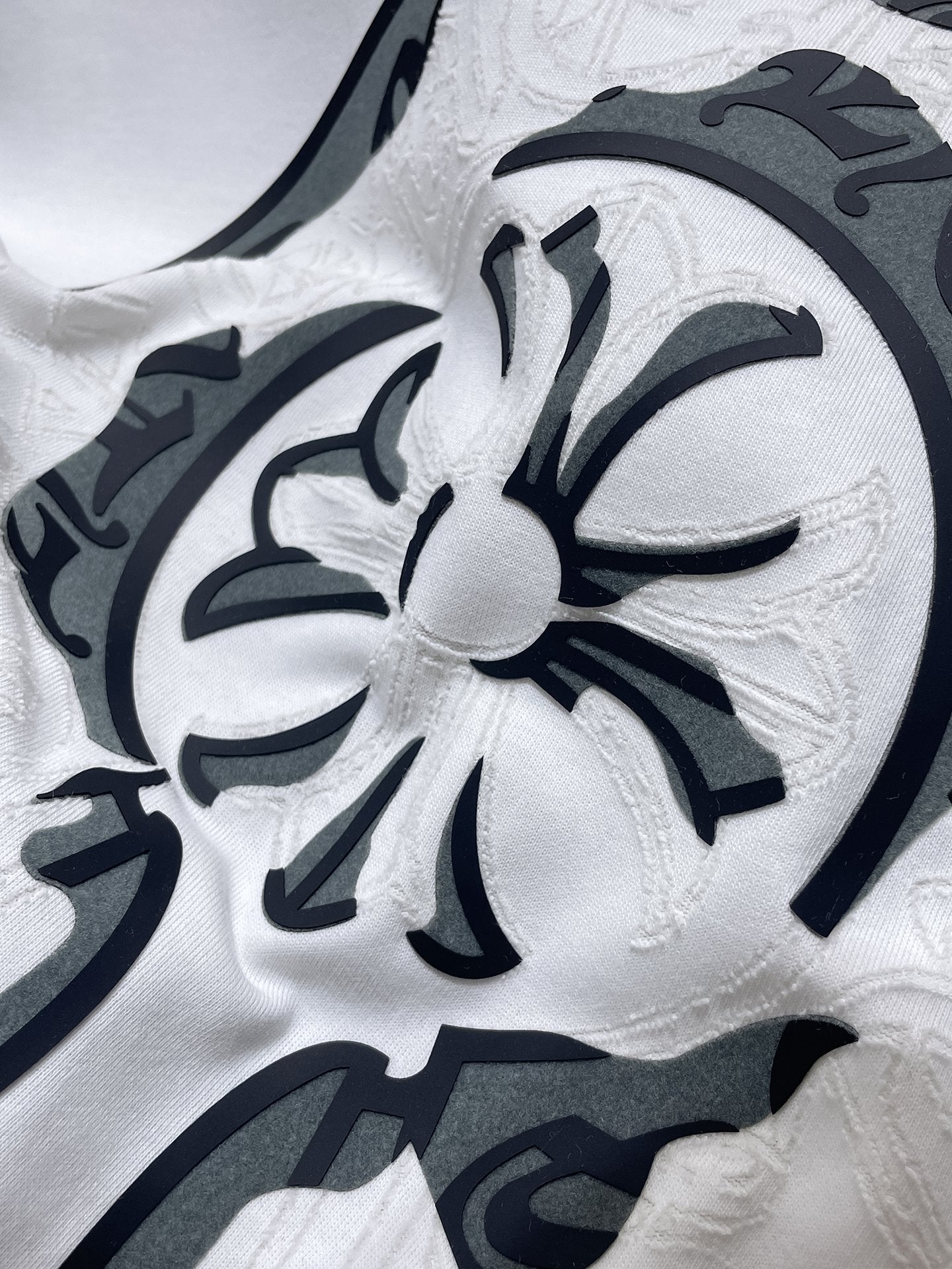 Distressed Horseshoe Cross White T-Shirt™
