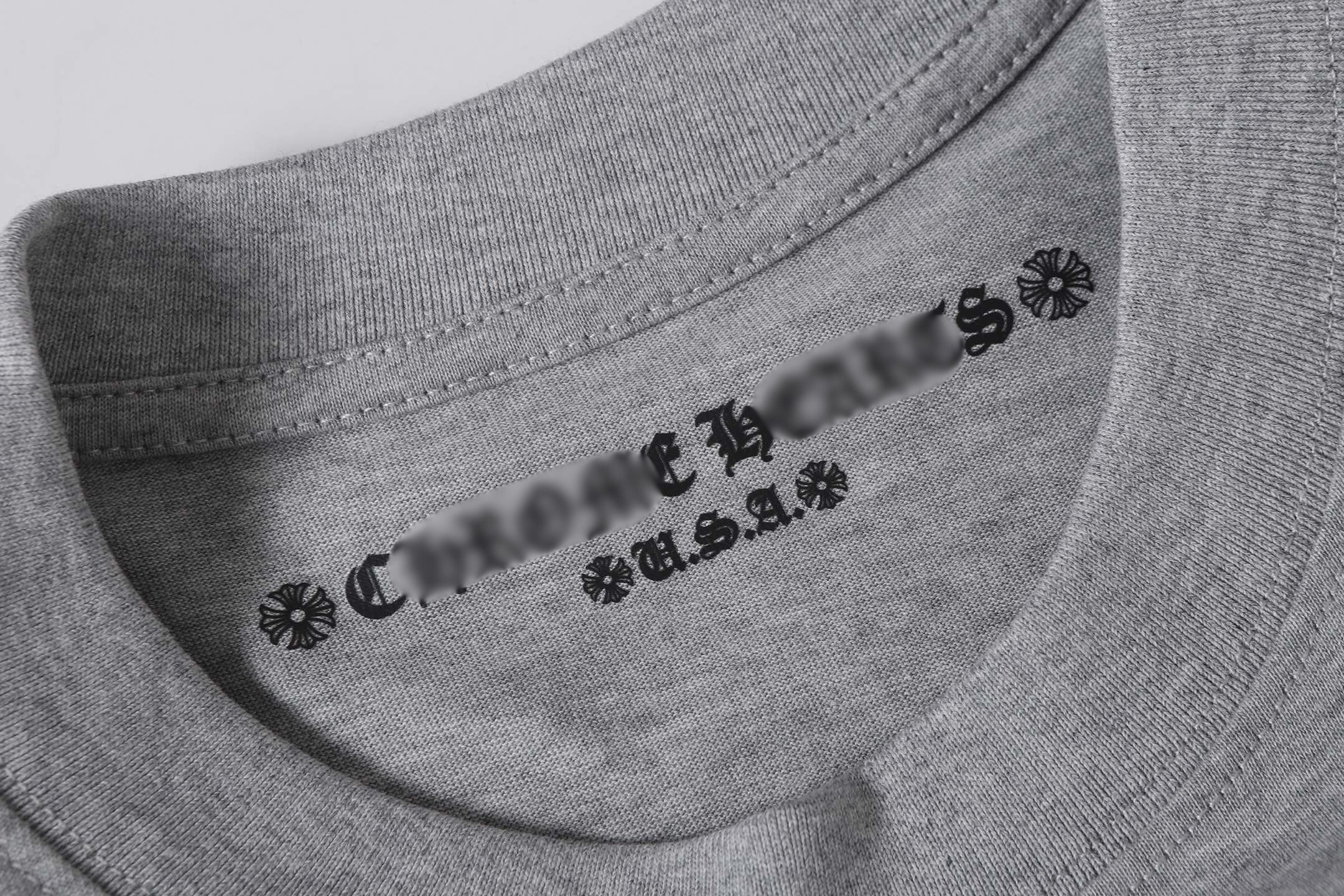M-Boy Colored Text Grey T-shirt™