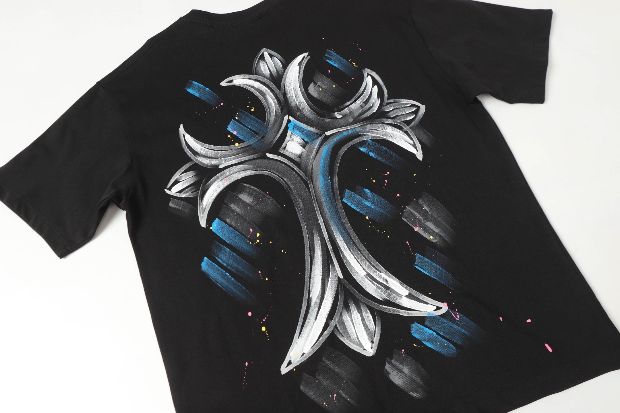 Brushstroke Cross Graphic Black T-Shirt™