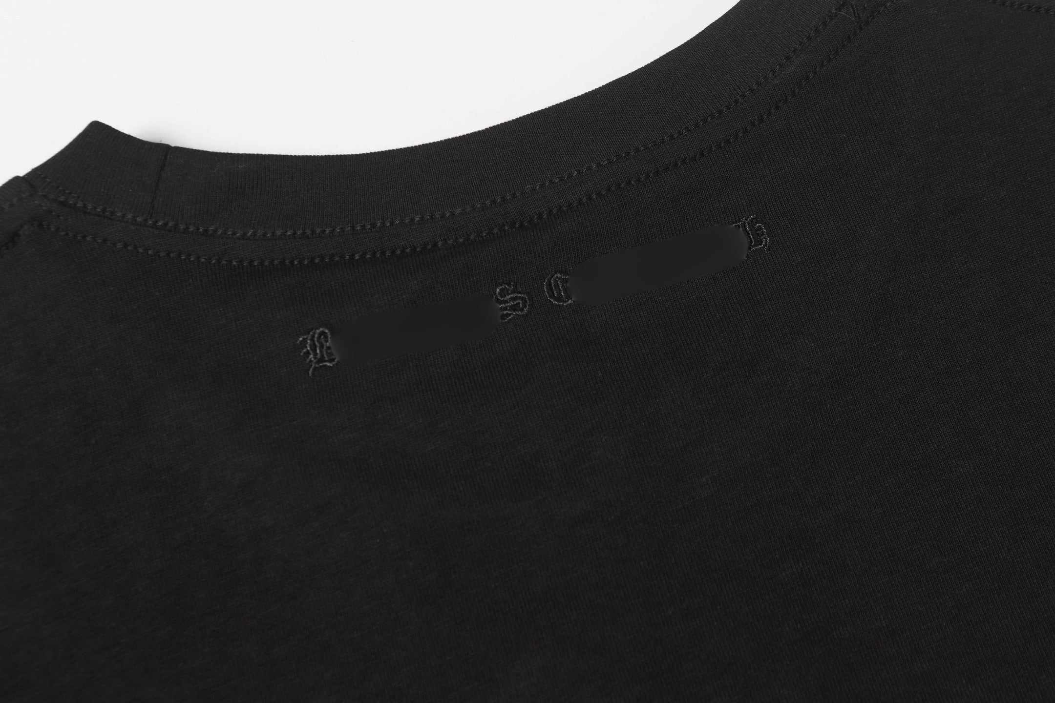 Metal Cross Patch Black T-Shirt™