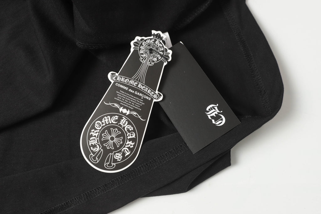 Metal Cross Patch Black T-Shirt™