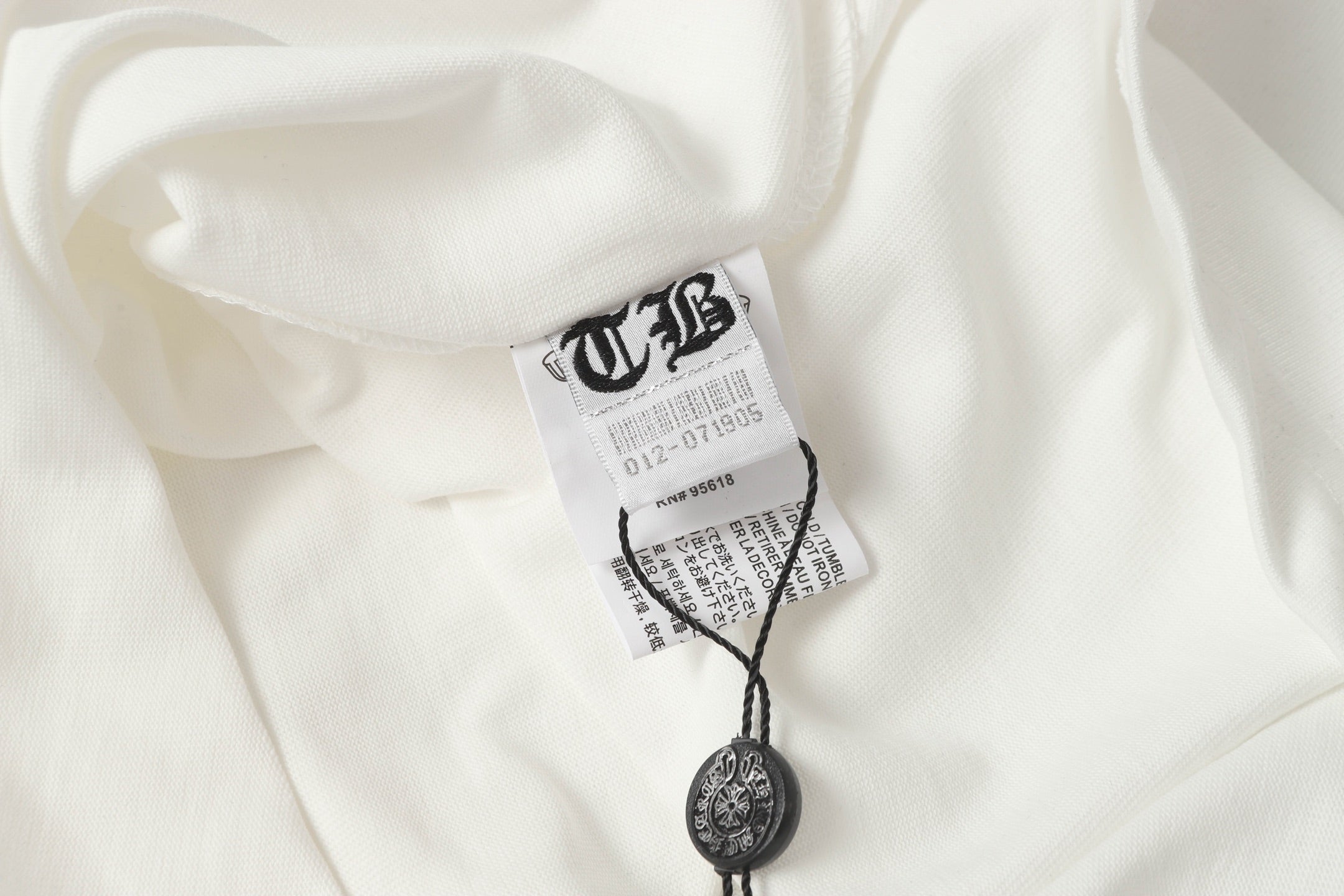 Metal Cross Collar White T-Shirt™