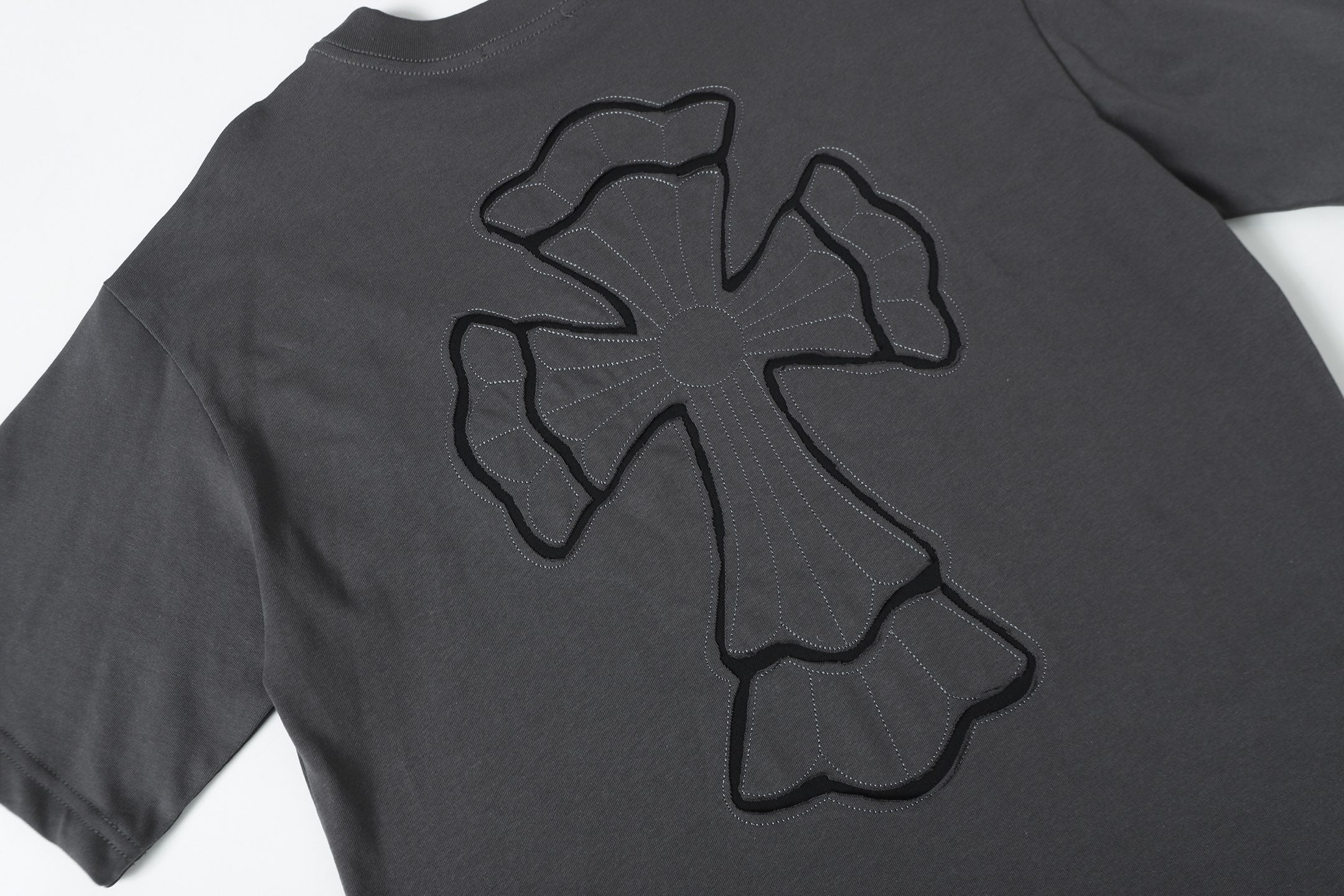 Black Outline Cross Grey T-Shirt™