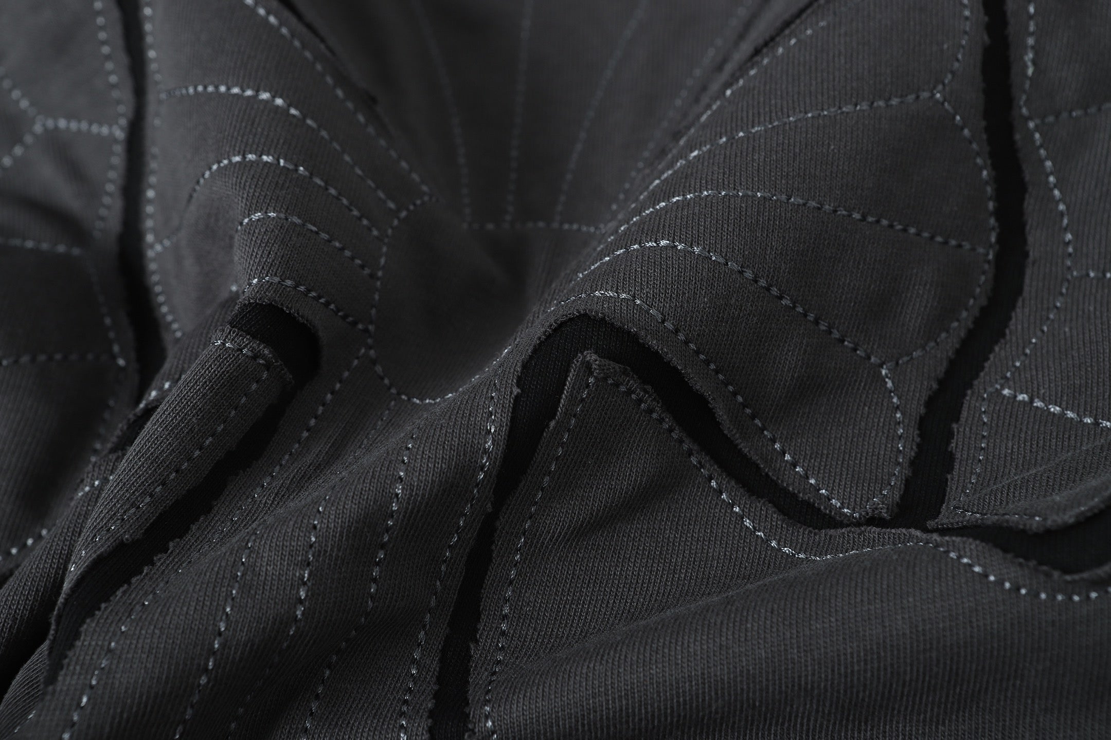 Black Outline Cross Grey T-Shirt™
