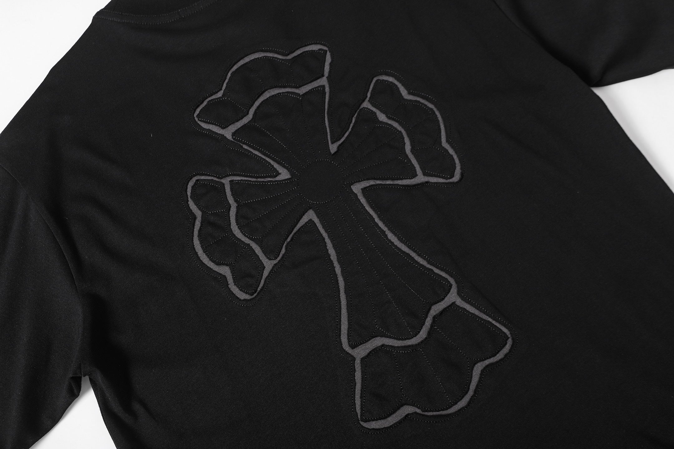 Grey Outline Cross Black T-Shirt™