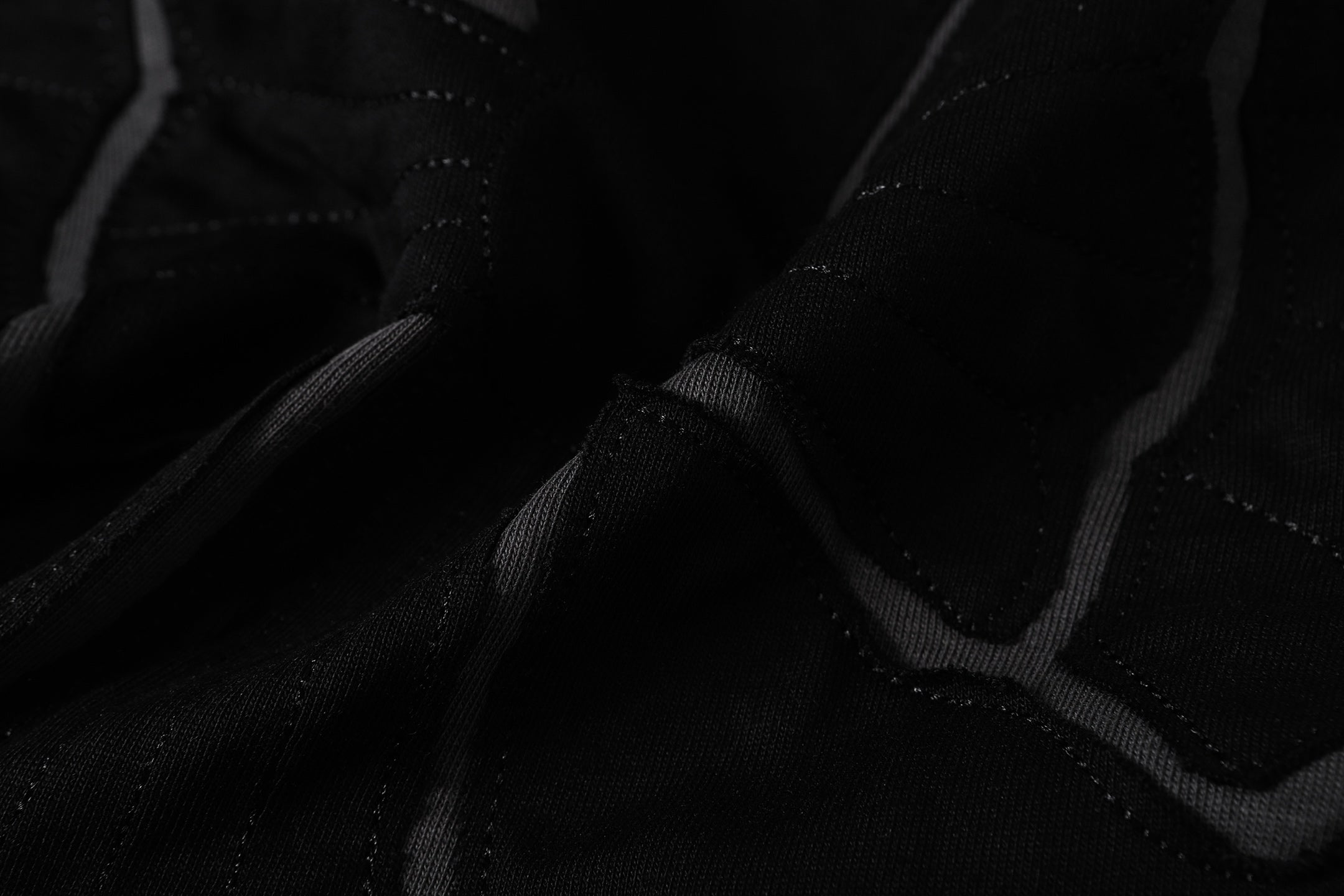 Grey Outline Cross Black T-Shirt™