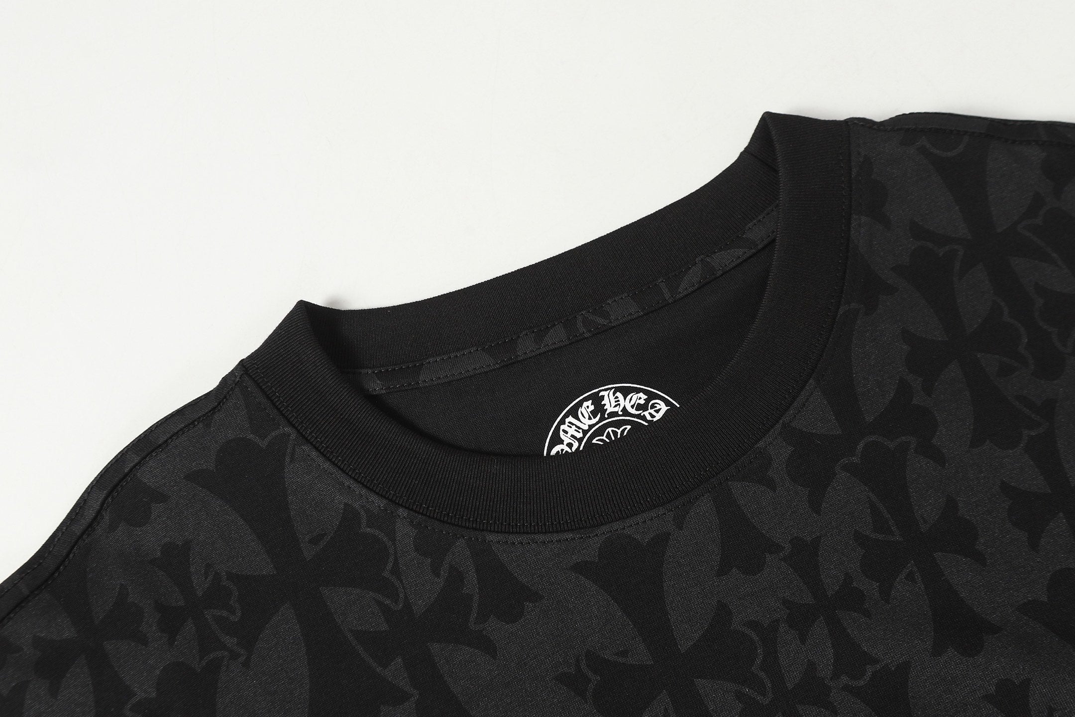 Monogram Cross Print Black T-Shirt™