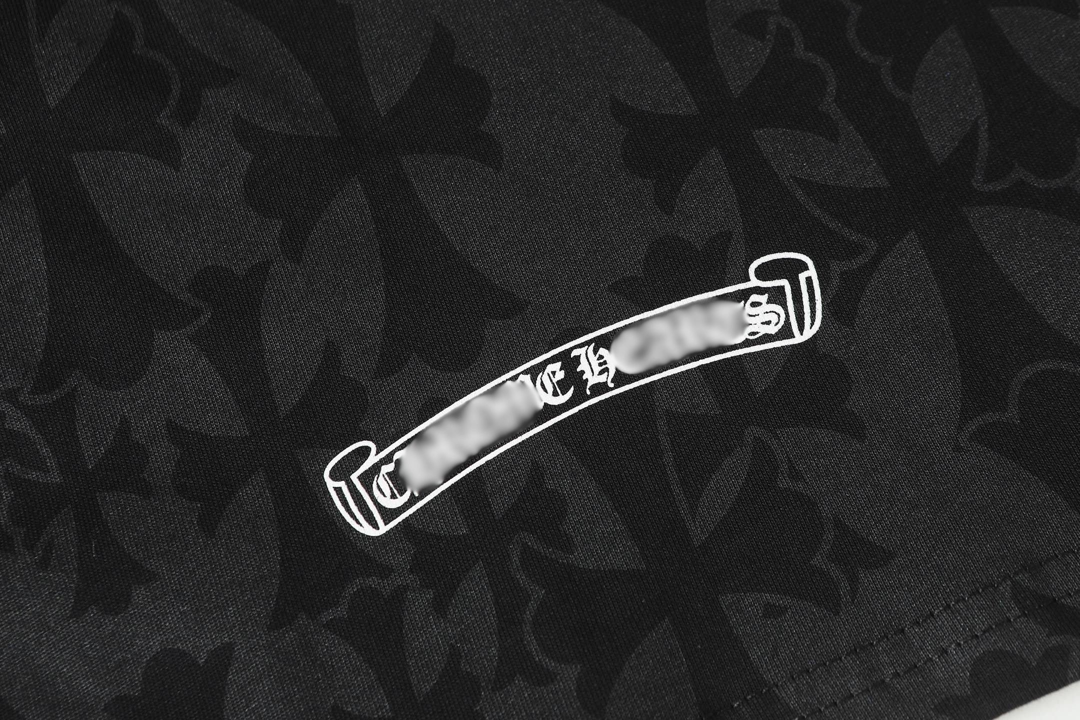 Monogram Cross Print Black T-Shirt™