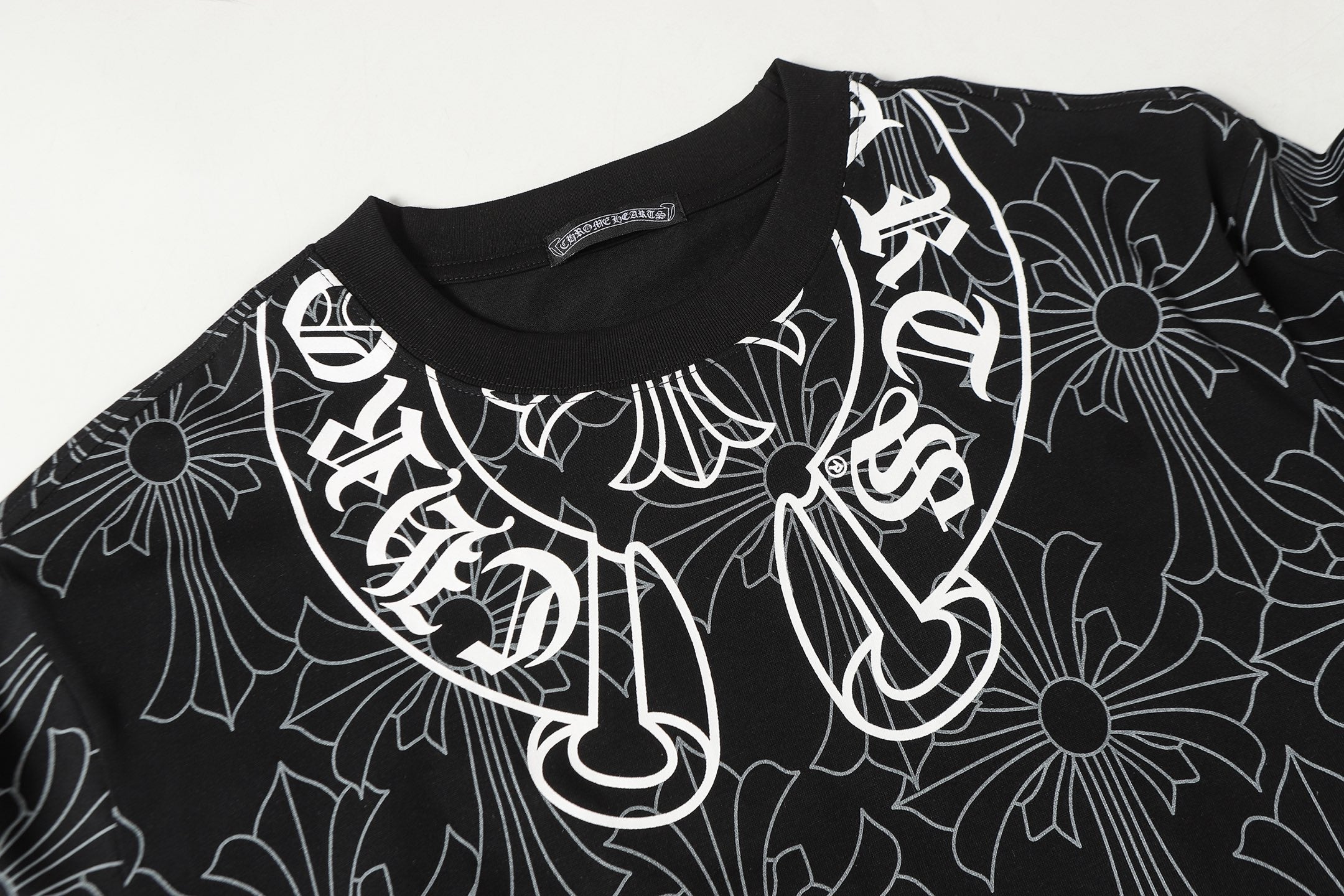 Cross Monogram White Horseshoe Collar Black T-Shirt™
