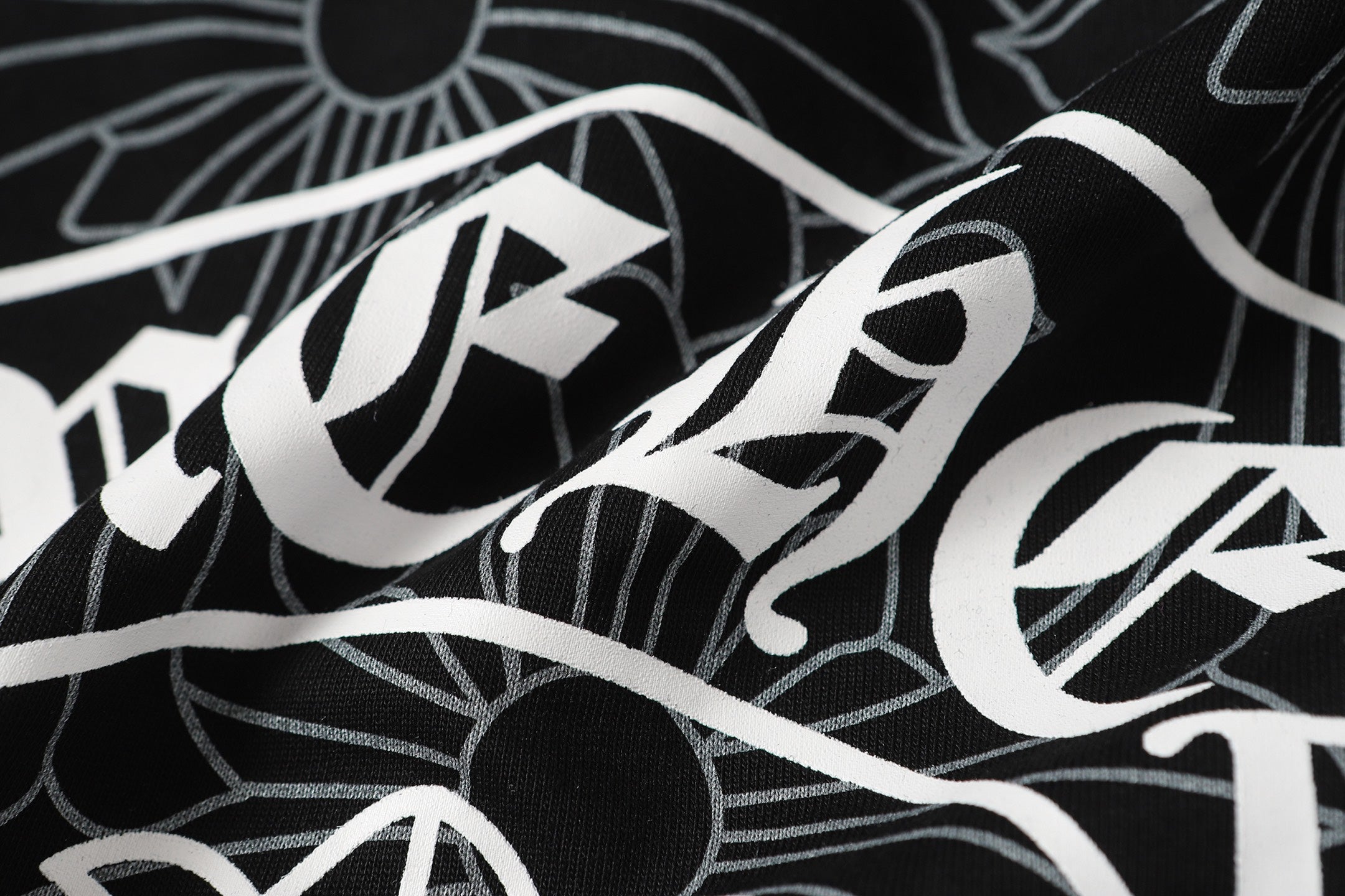 Cross Monogram White Horseshoe Collar Black T-Shirt™
