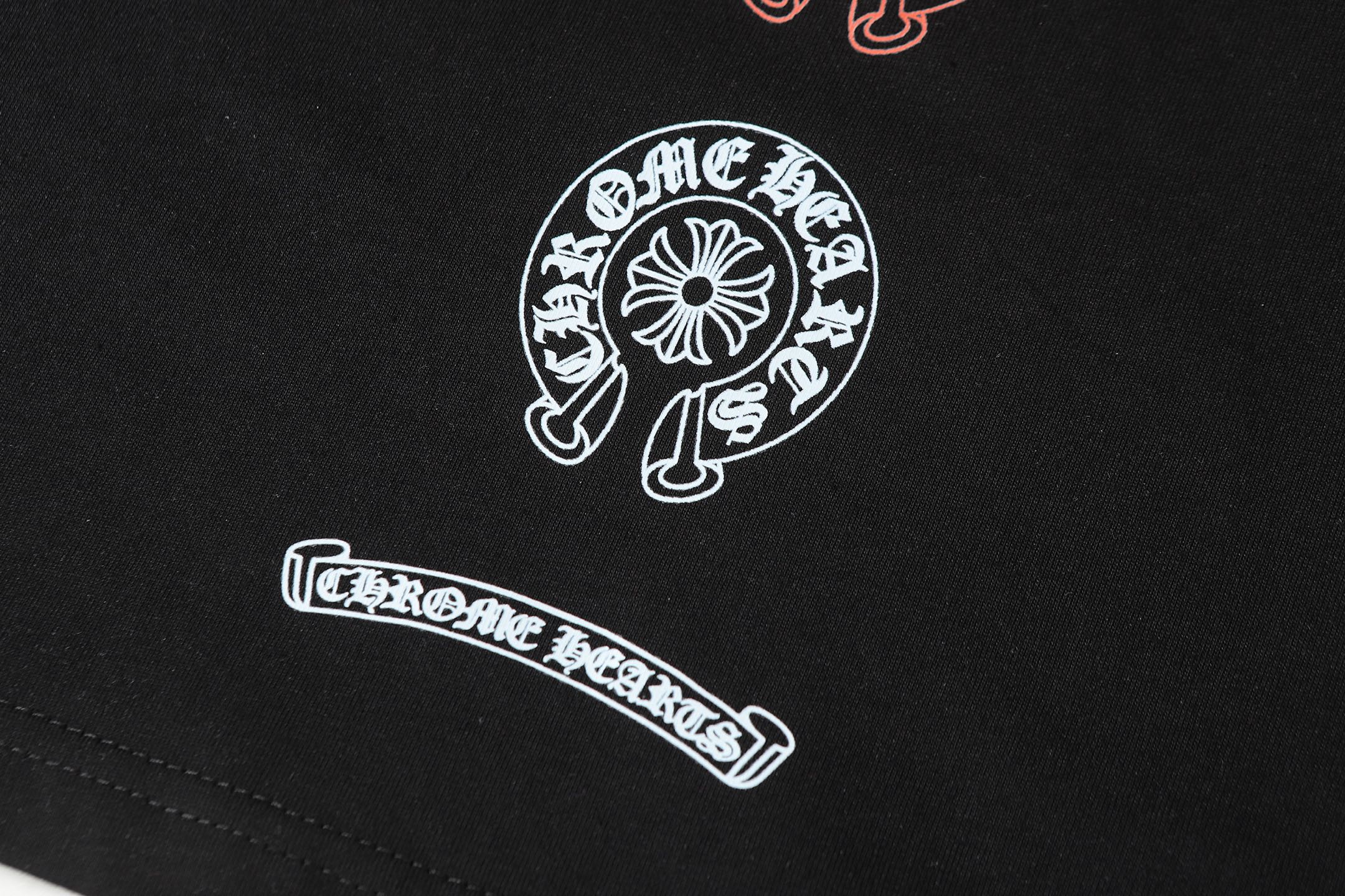 Vertical Multicolor Horseshoe Black T-Shirt™