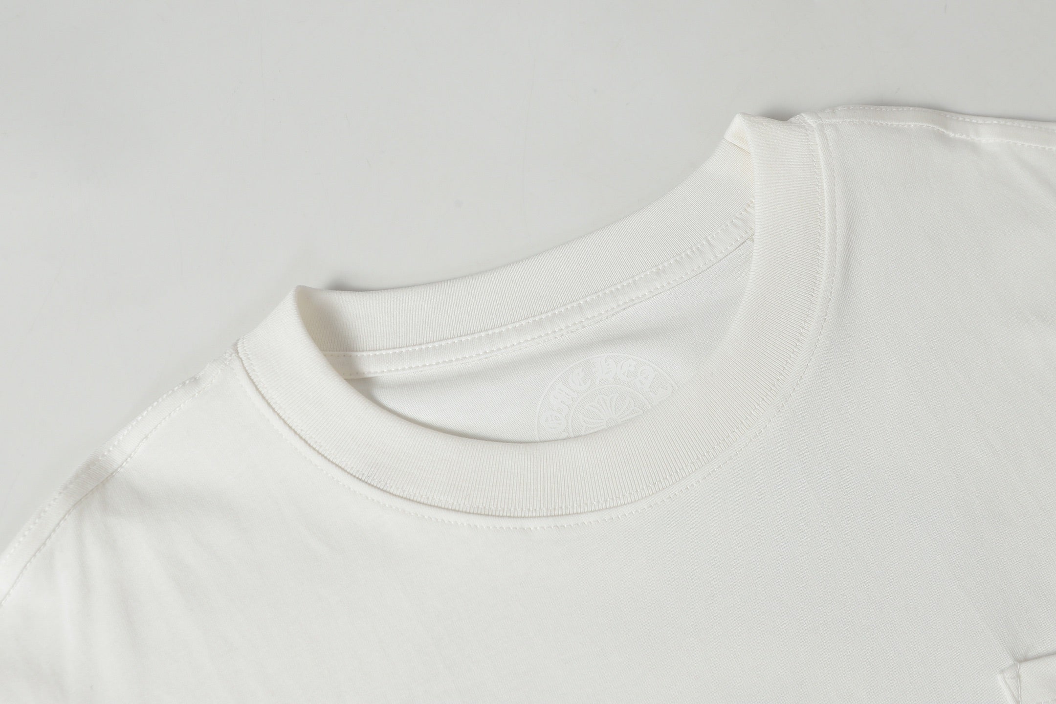 Camo Horseshoe Cross Pocket White T-Shirt™