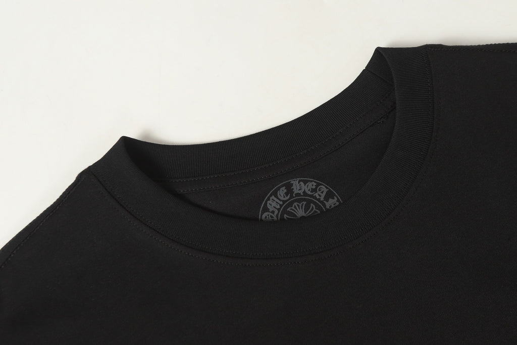 Camo Horseshoe Cross Pocket Black T-Shirt™