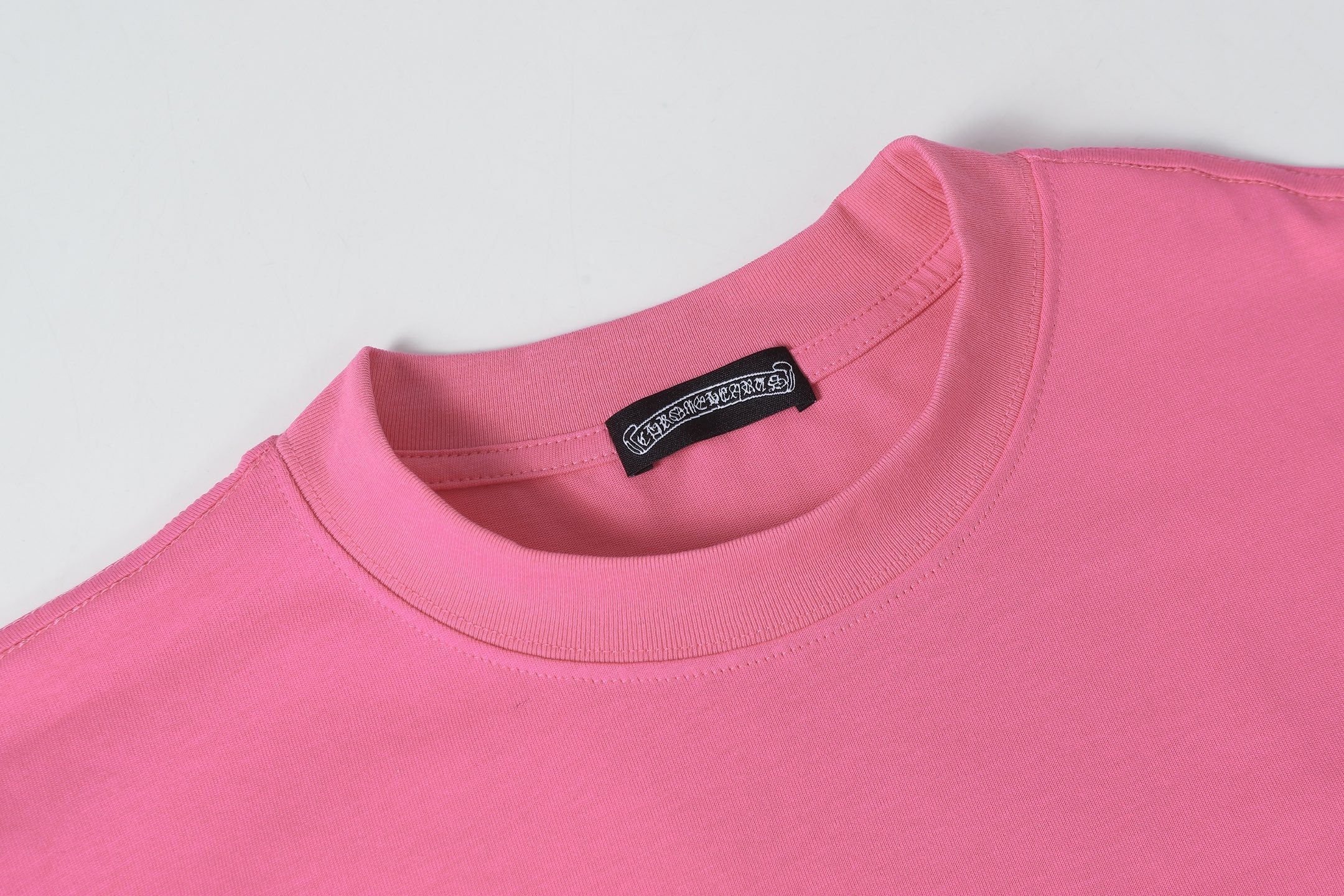 Embroidered Logo Metal Cross Pink T-Shirt™