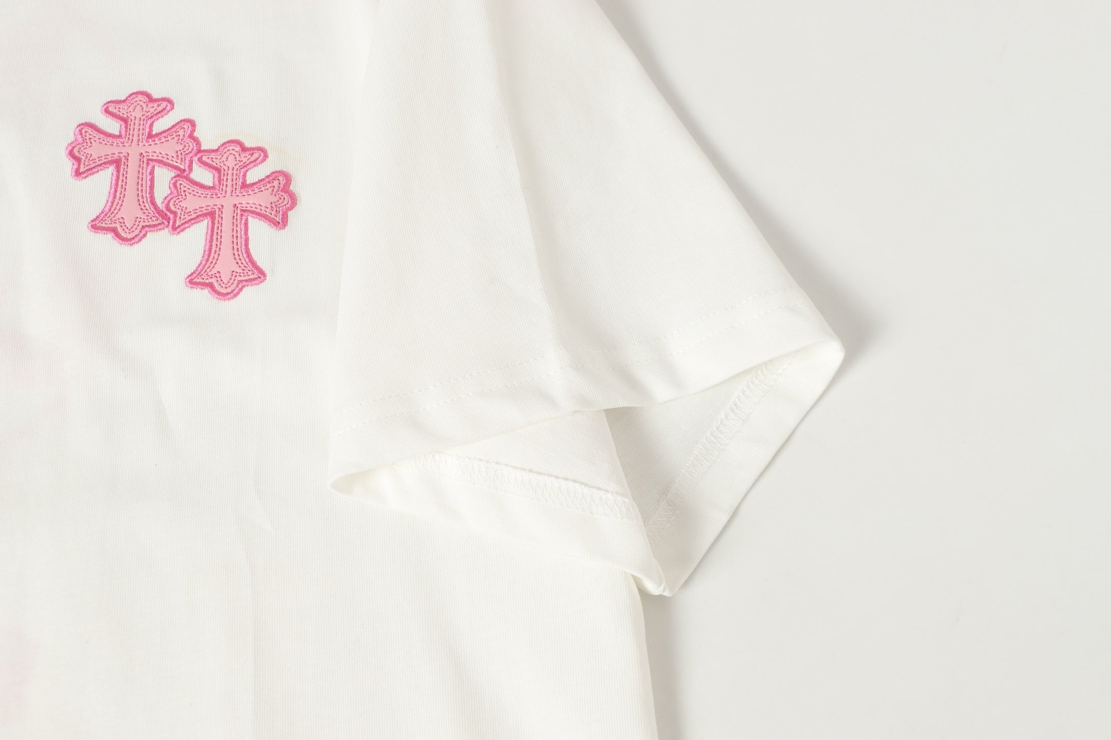 Pink Embroidered Logo Metal Cross White T-Shirt™