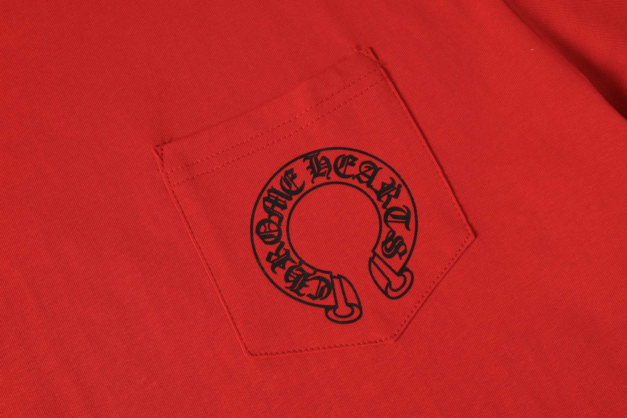 Checker Flag Mouth Graphic Pocket Red T-Shirt™