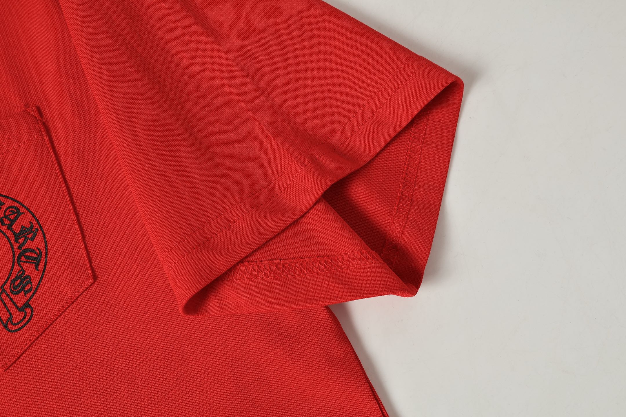 Checker Flag Mouth Graphic Pocket Red T-Shirt™