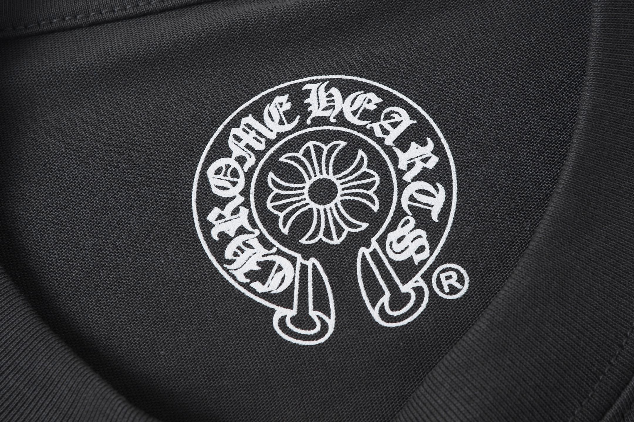Red Banner Flower Cross Black T-Shirt™