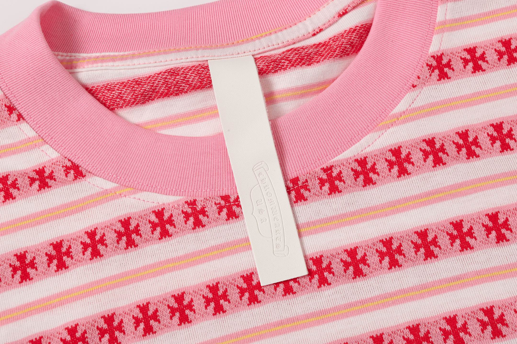 Red Stripe Cross Pattern T-Shirt™