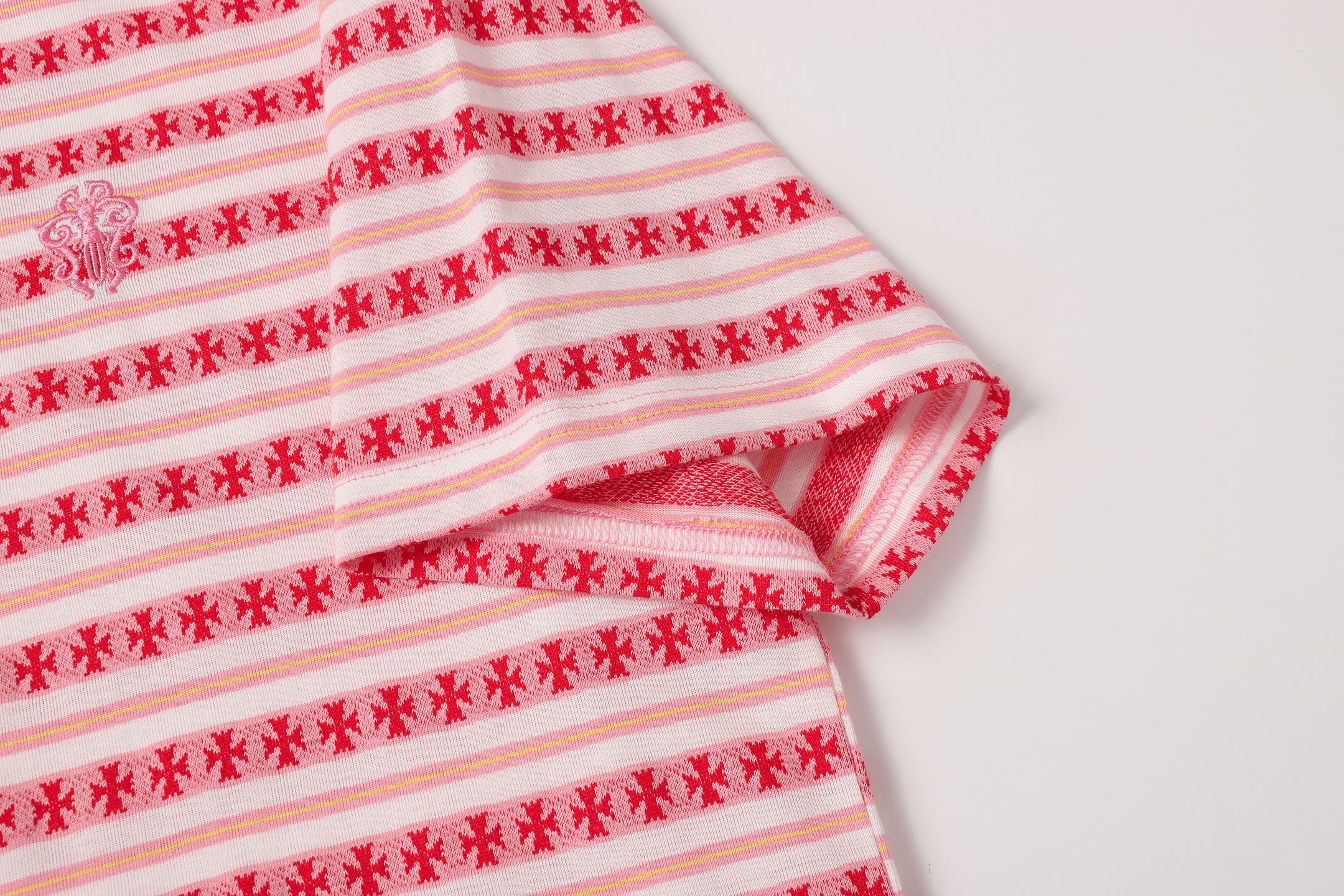 Red Stripe Cross Pattern T-Shirt™