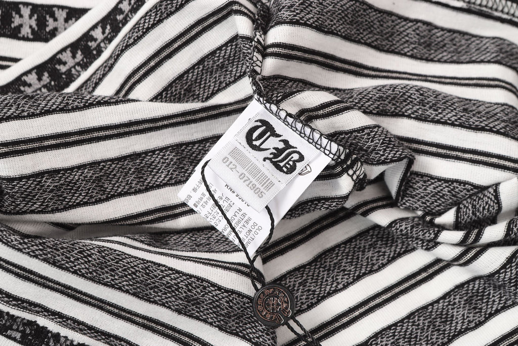 White Stripe Cross Pattern T-Shirt™