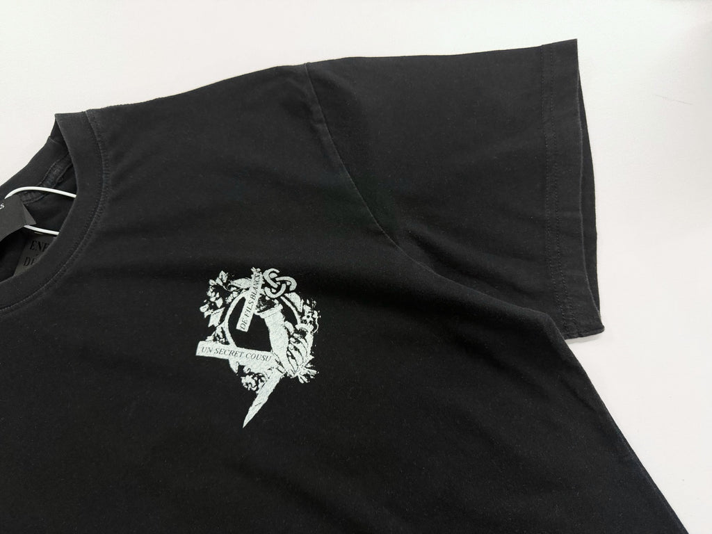 ER* Un Secret Blue Graphic Black T-Shirt™