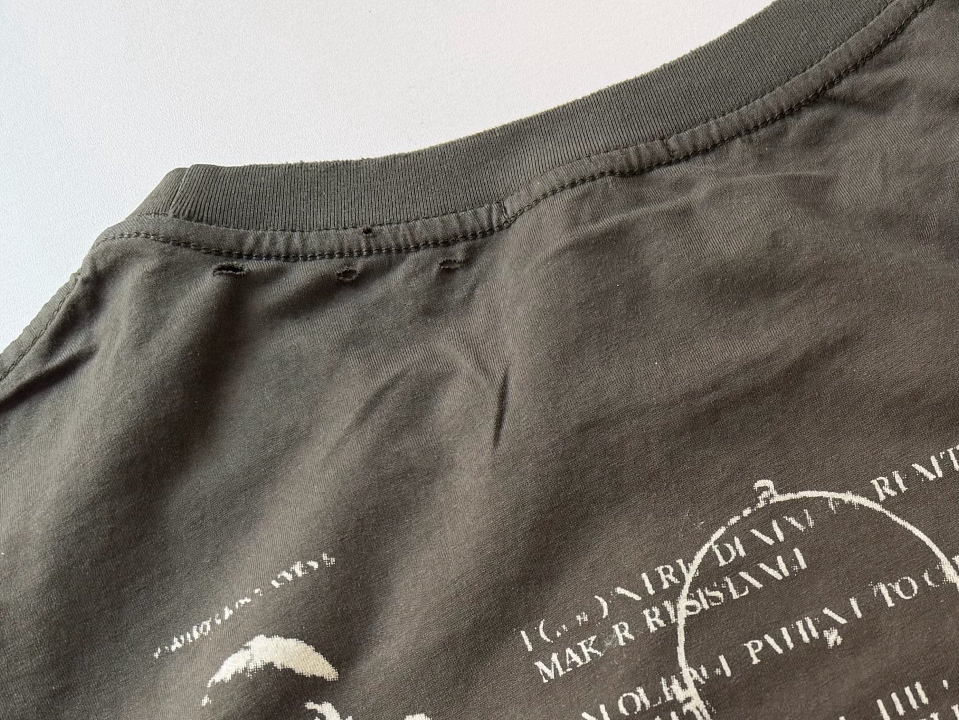 ER* Jeremy Letter Gray T-Shirt™