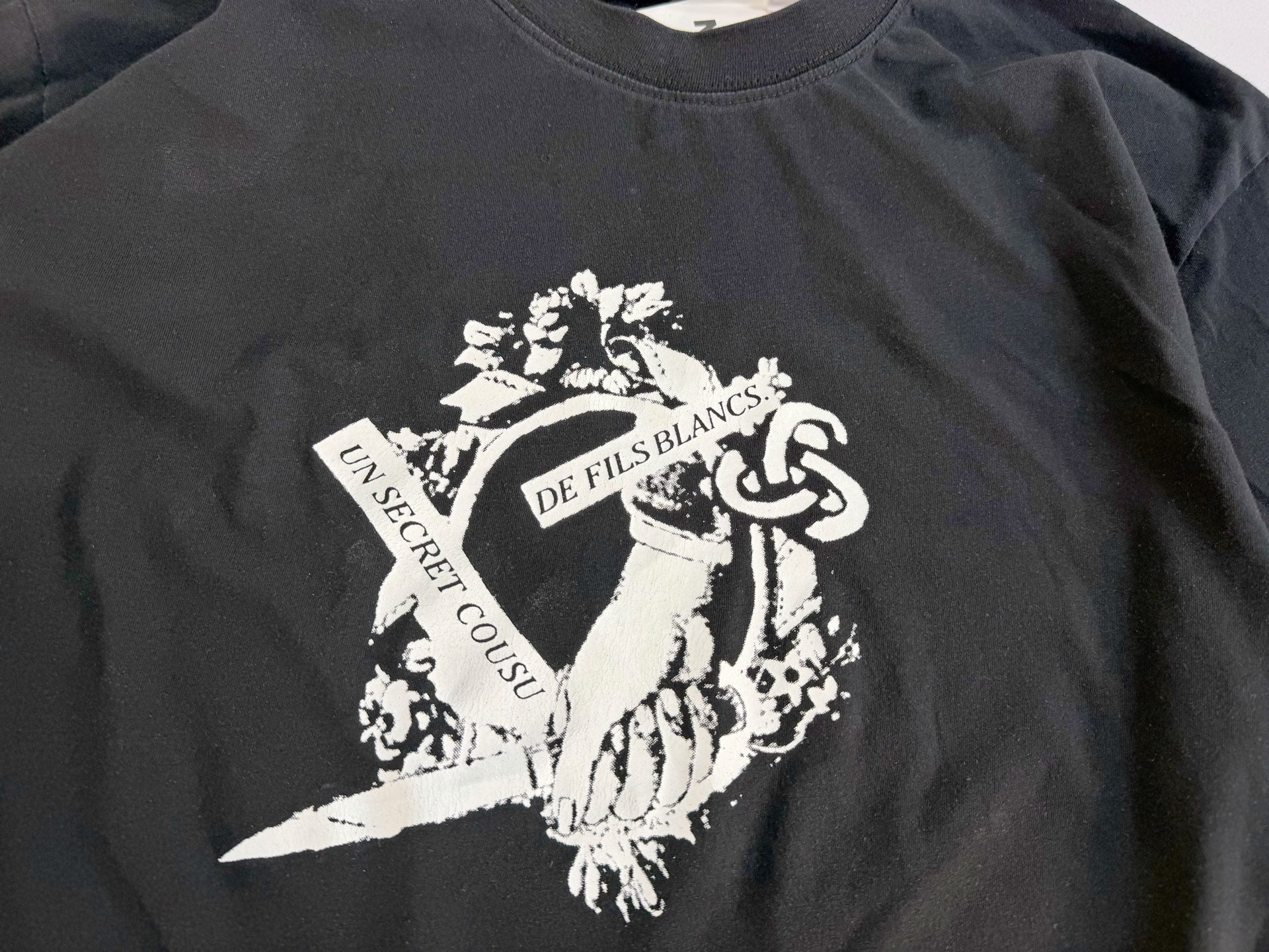 ER* Un Secret Washed Black T-Shirt™