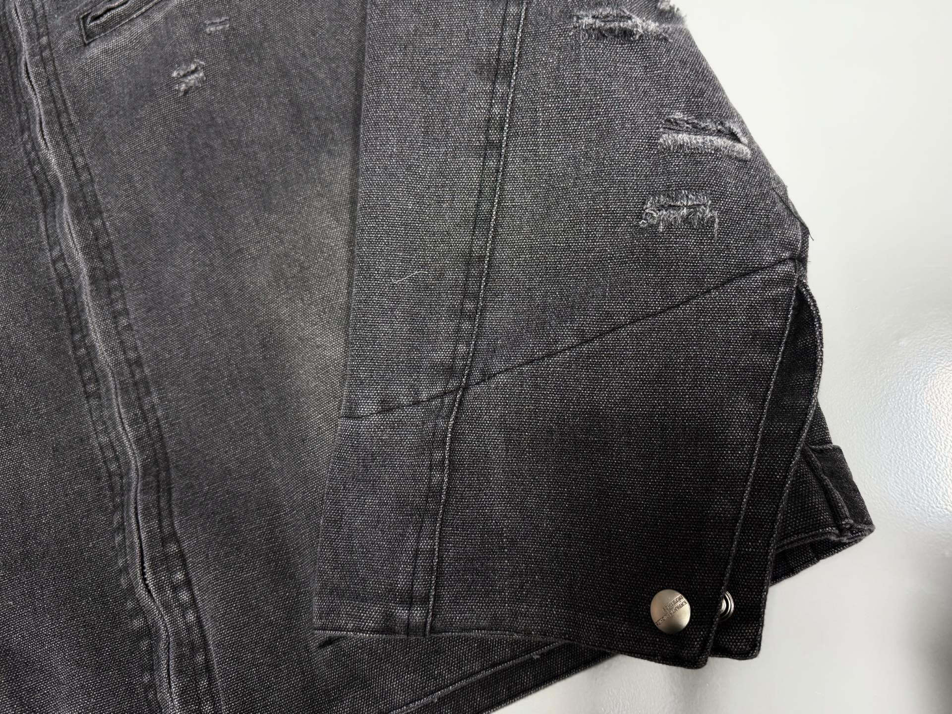 ER* Distressed Black Collar Gray Work Jacket™