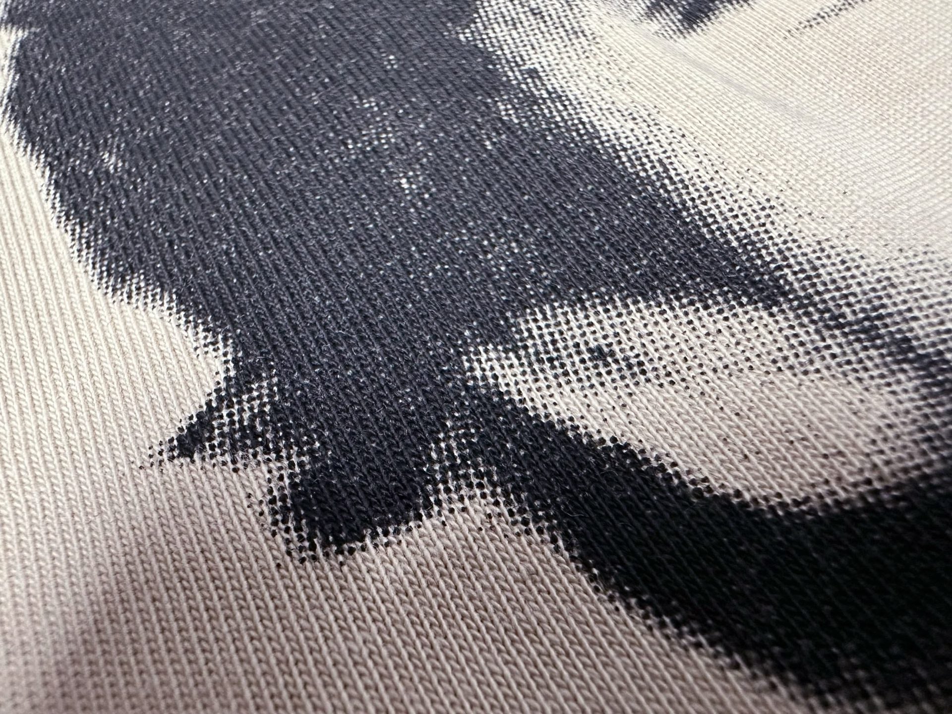 ER* Two Tone Portrait Long Sleeve Shirt™