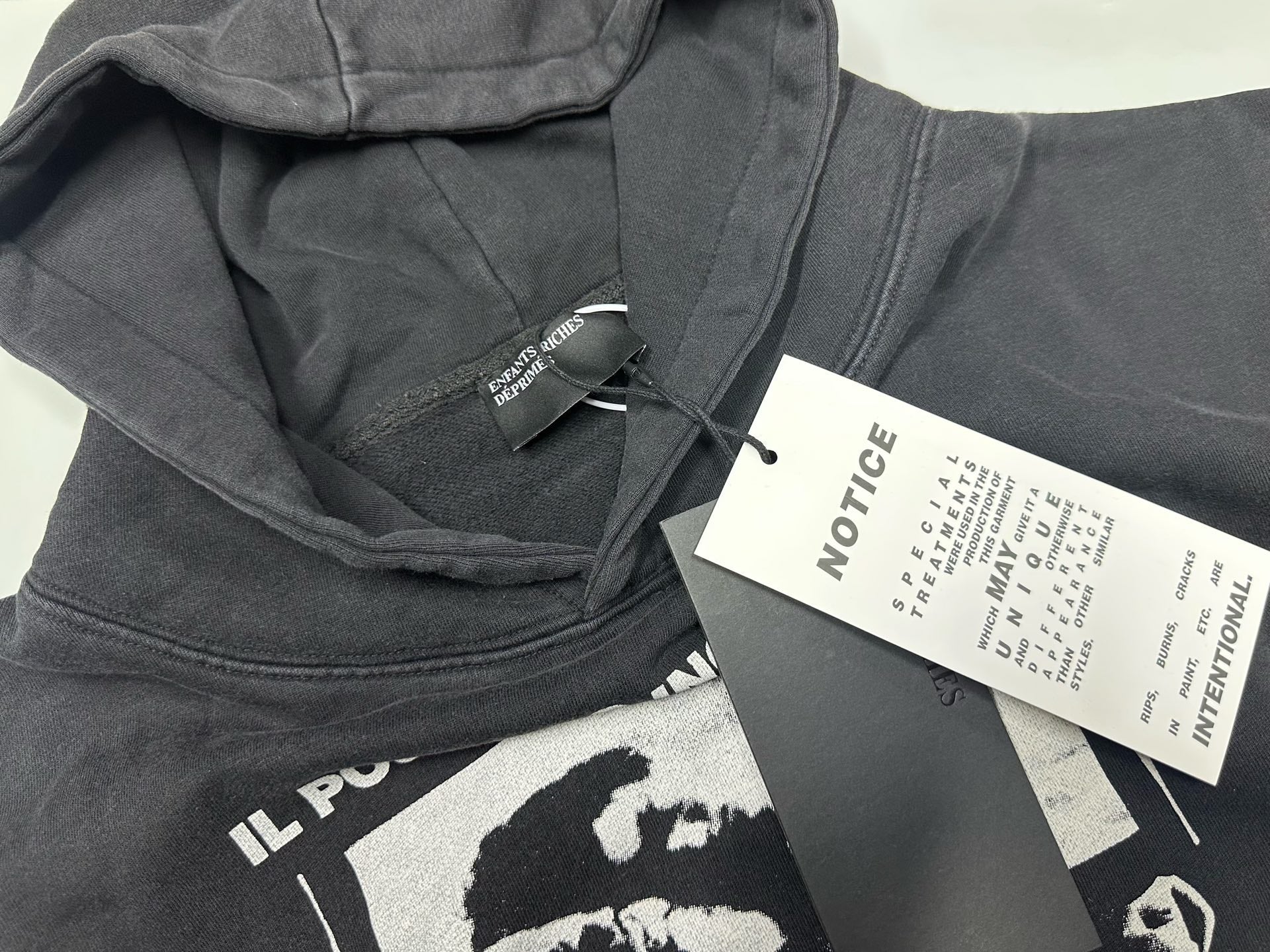 ER* Possesso Inquietante Black Hoodie™