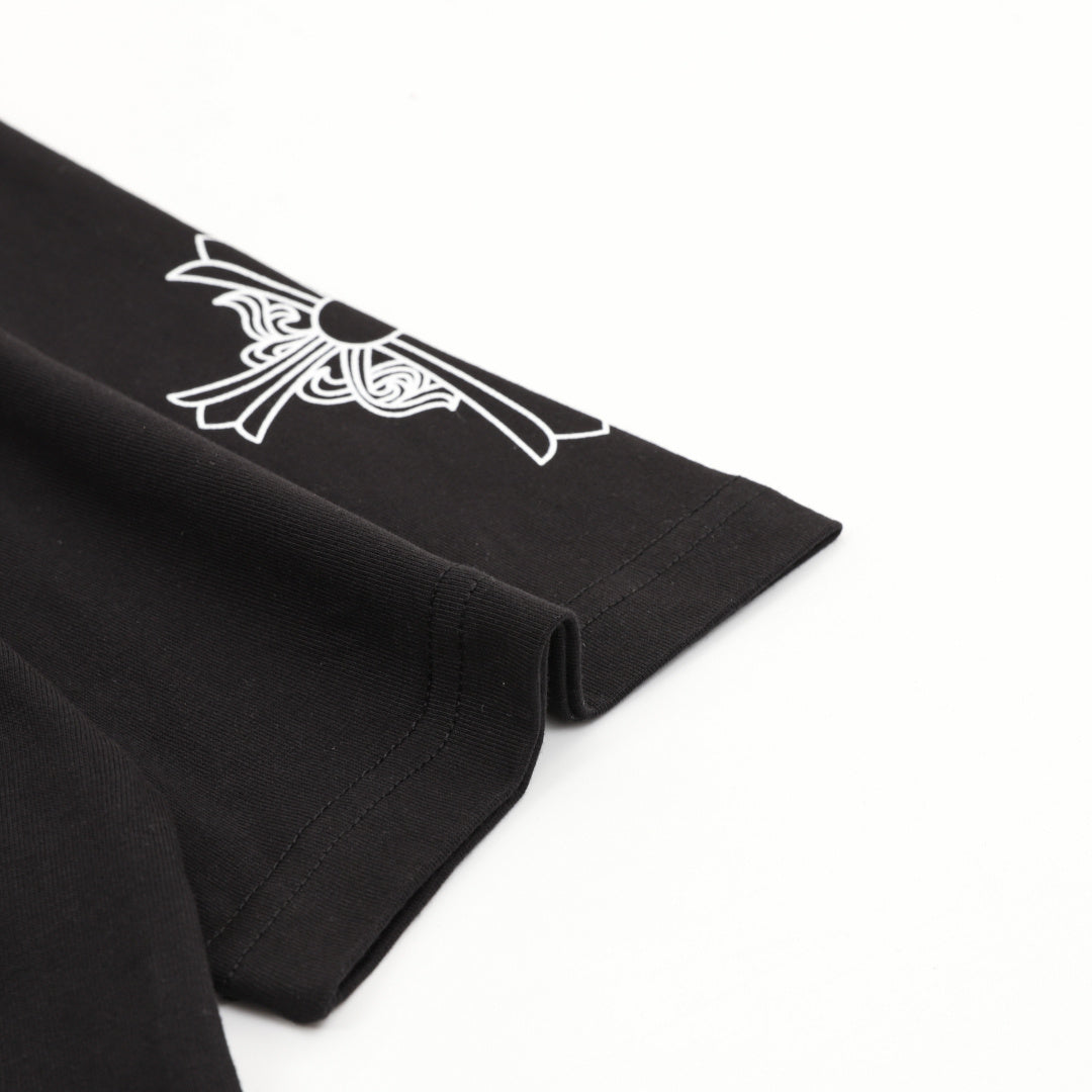 Ornate Double Cross Horseshoe Black T-Shirt™