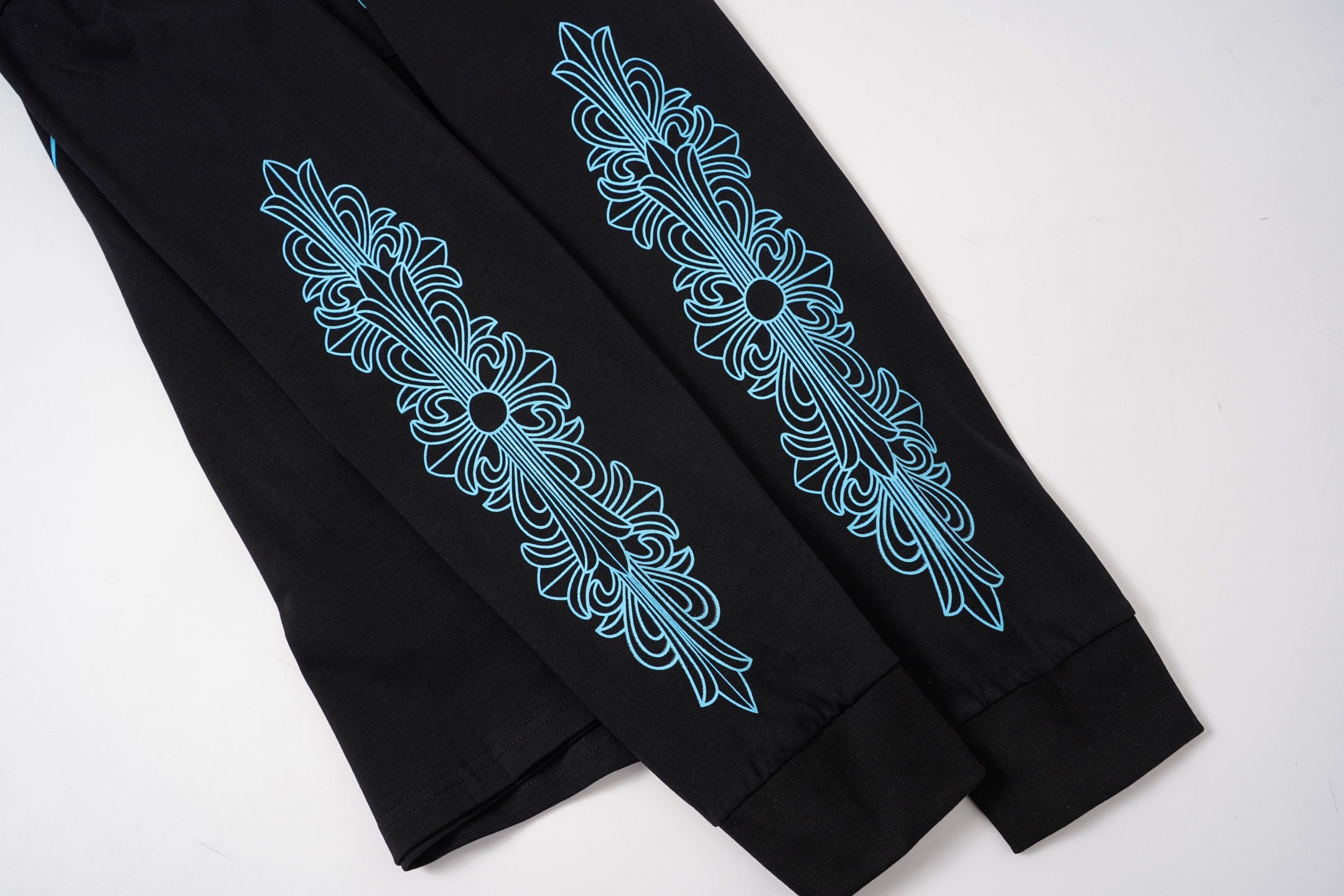 Blue Horseshoe Pocket Black Long Sleeve™