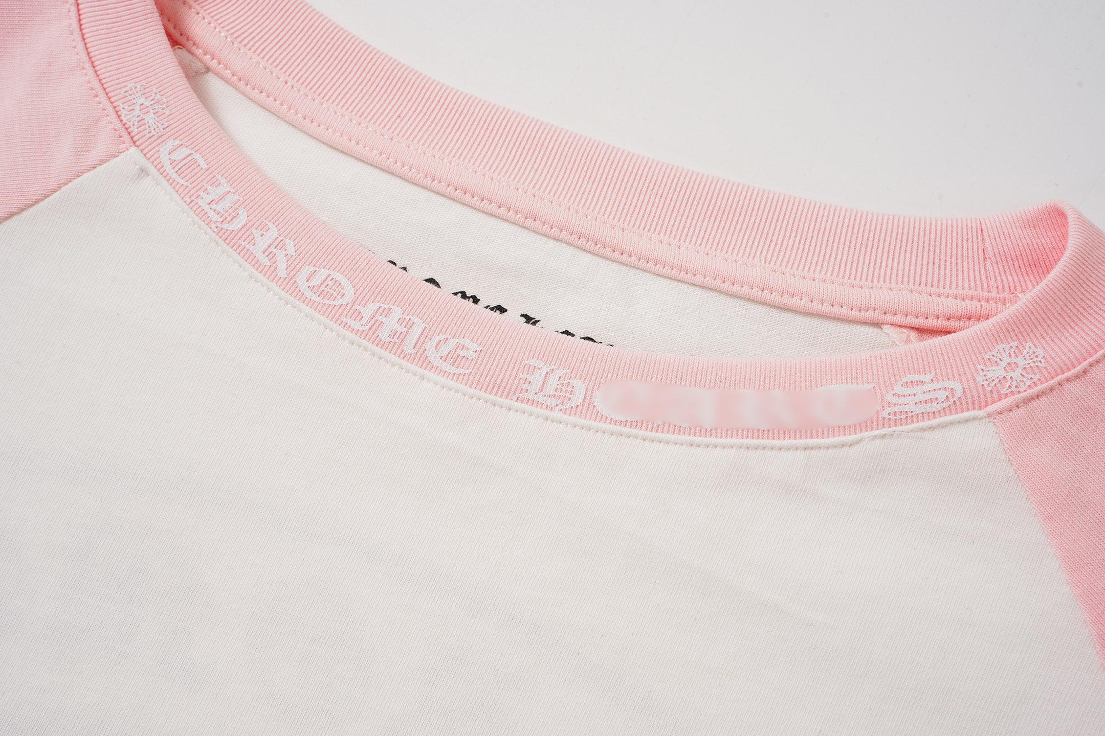 Typography Logo Pink & White Long Sleeve™