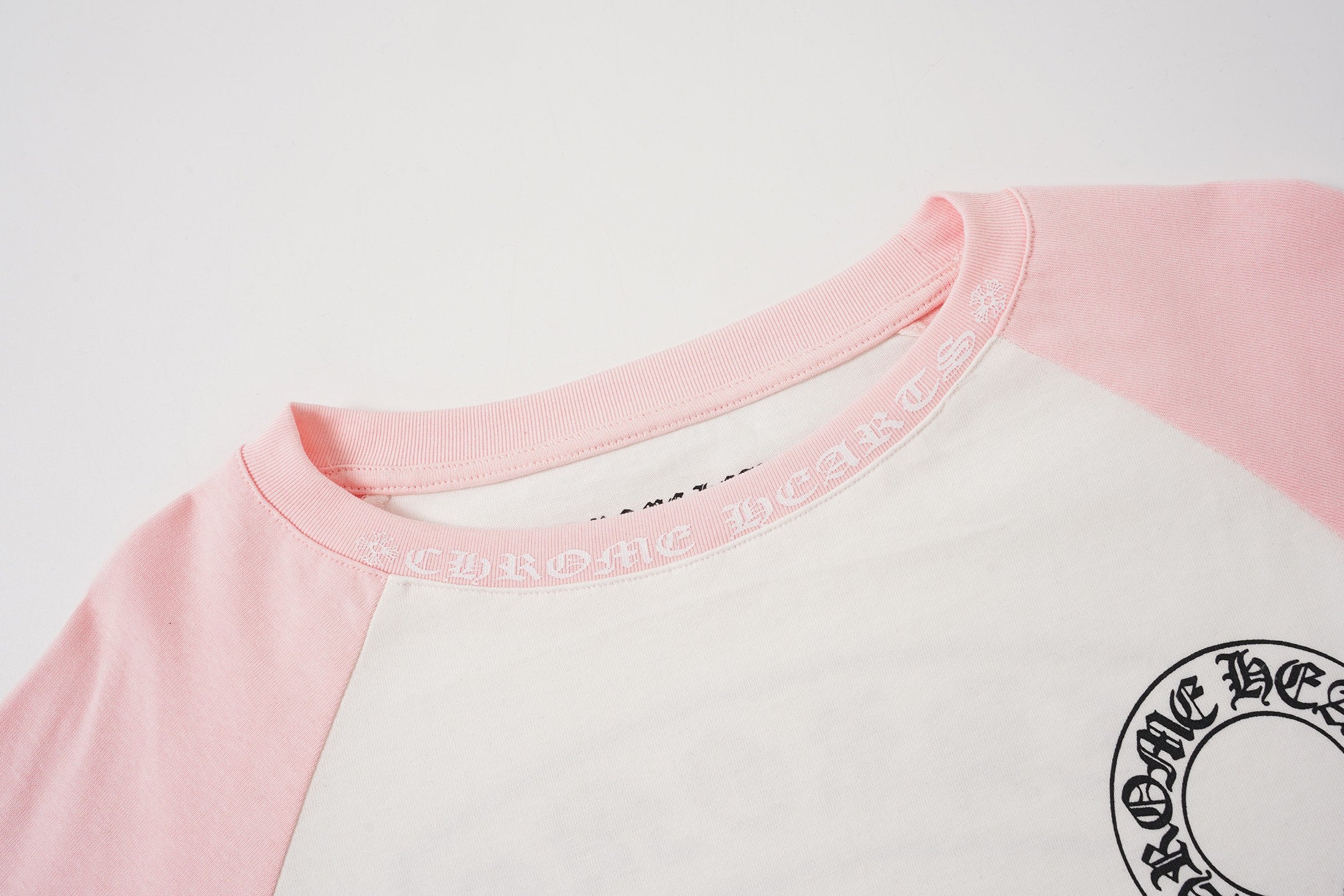 Typography Logo Pink & White Long Sleeve™
