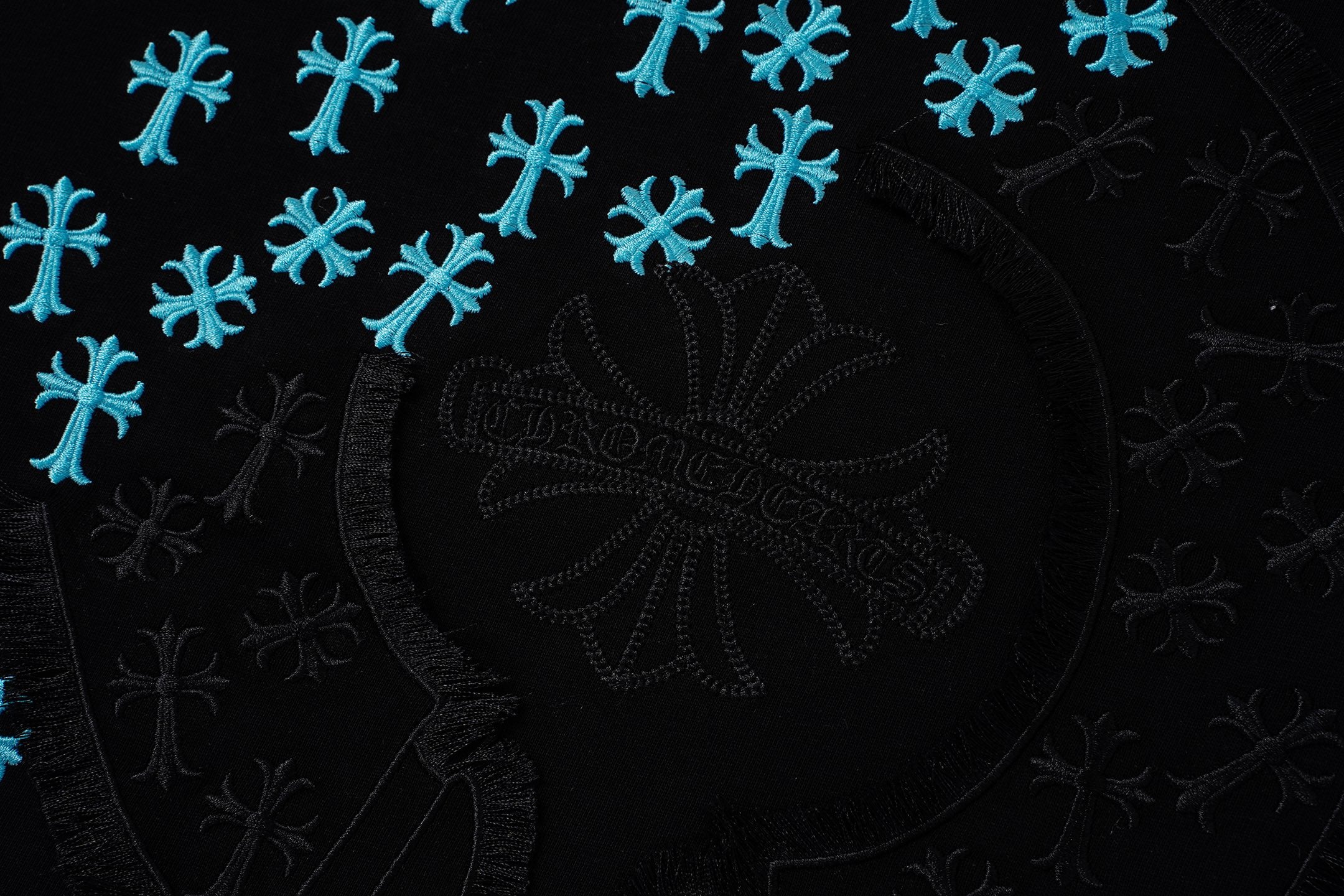 Turquoise Cross Scatter Black T-Shirt™