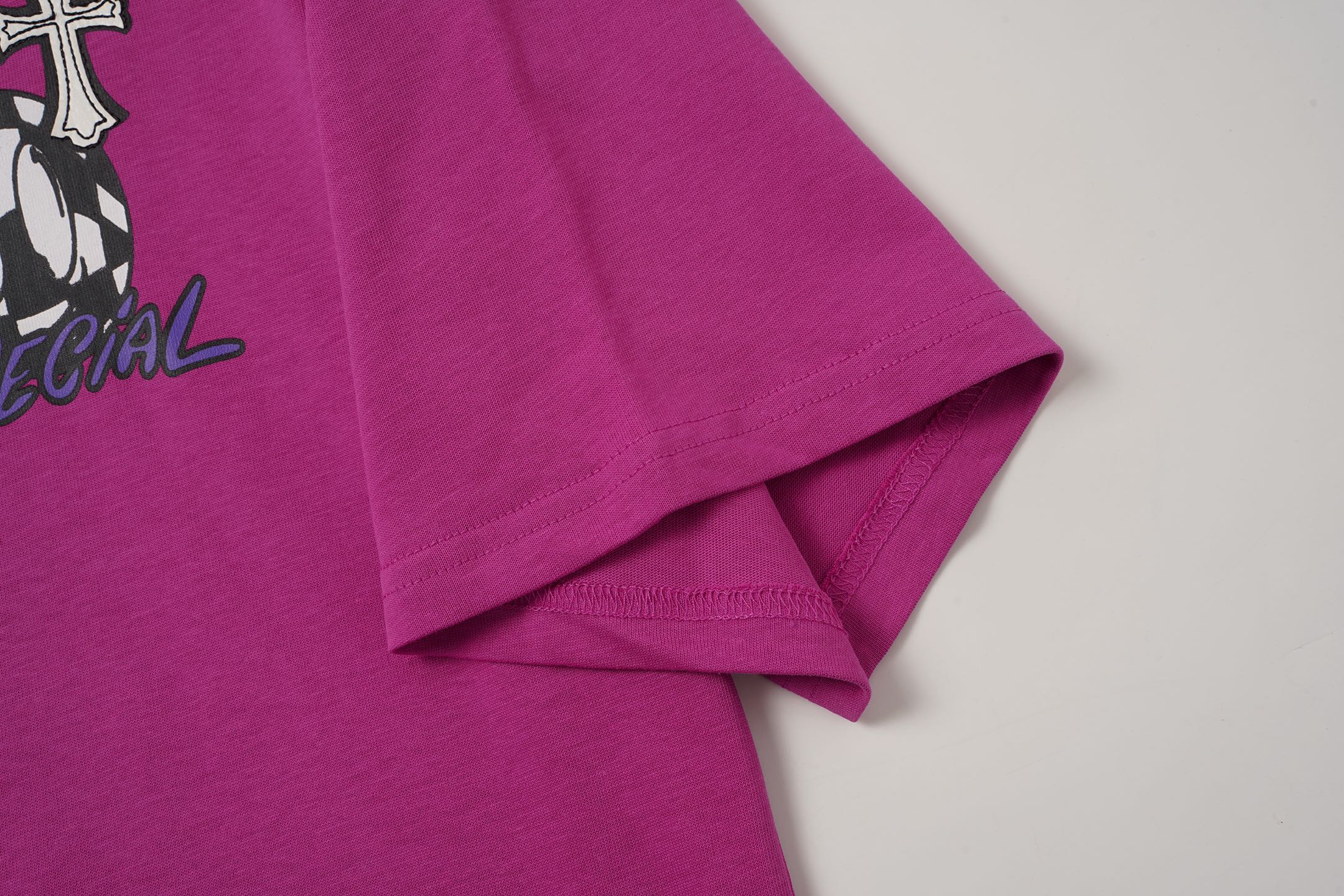 Special Barbed Wire Pink T-Shirt™