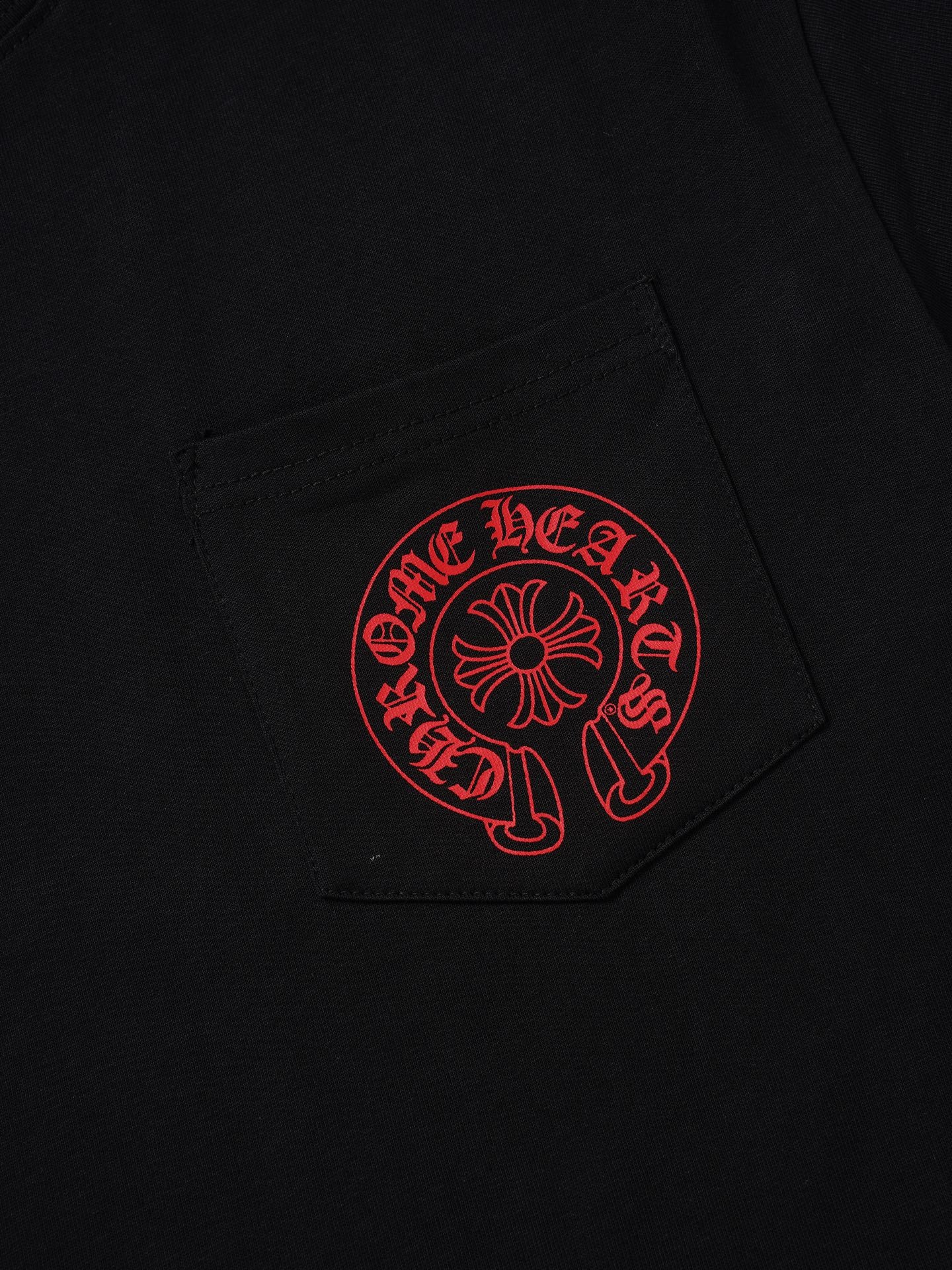 Red Horseshoe Ornate Cross Black T-Shirt™