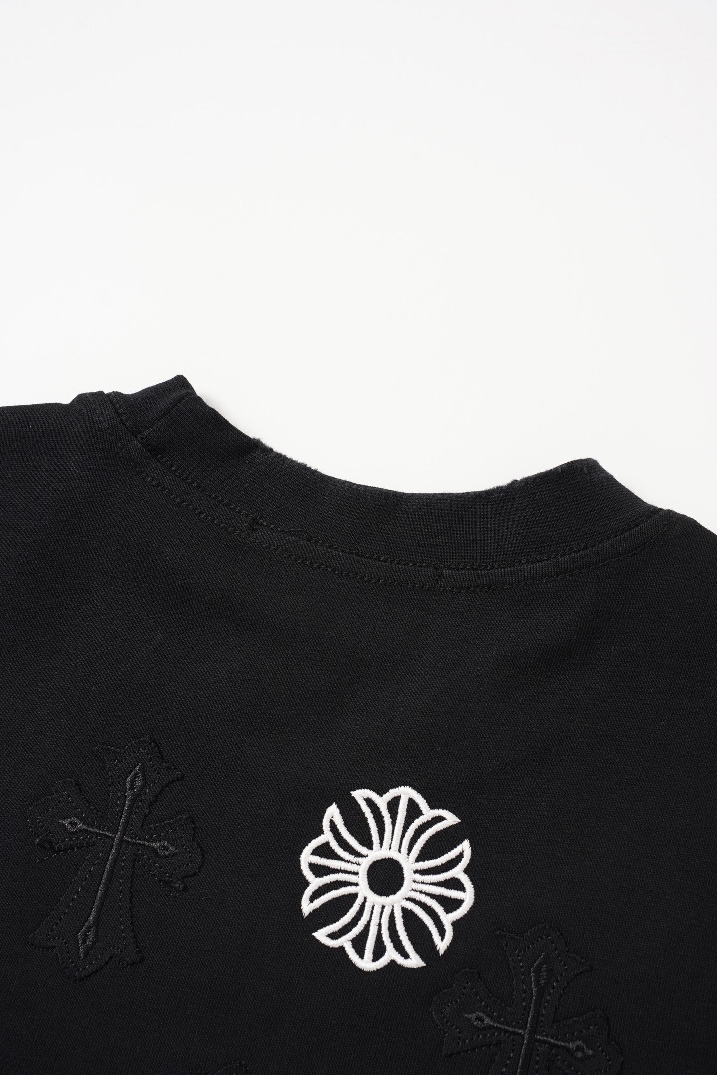 Cross Flower Banner Black T-Shirt™