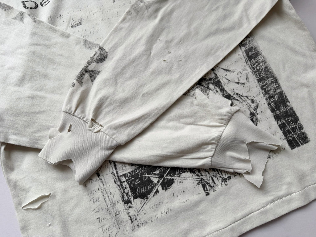 ER* Dérangement Distressed White Long Sleeve™