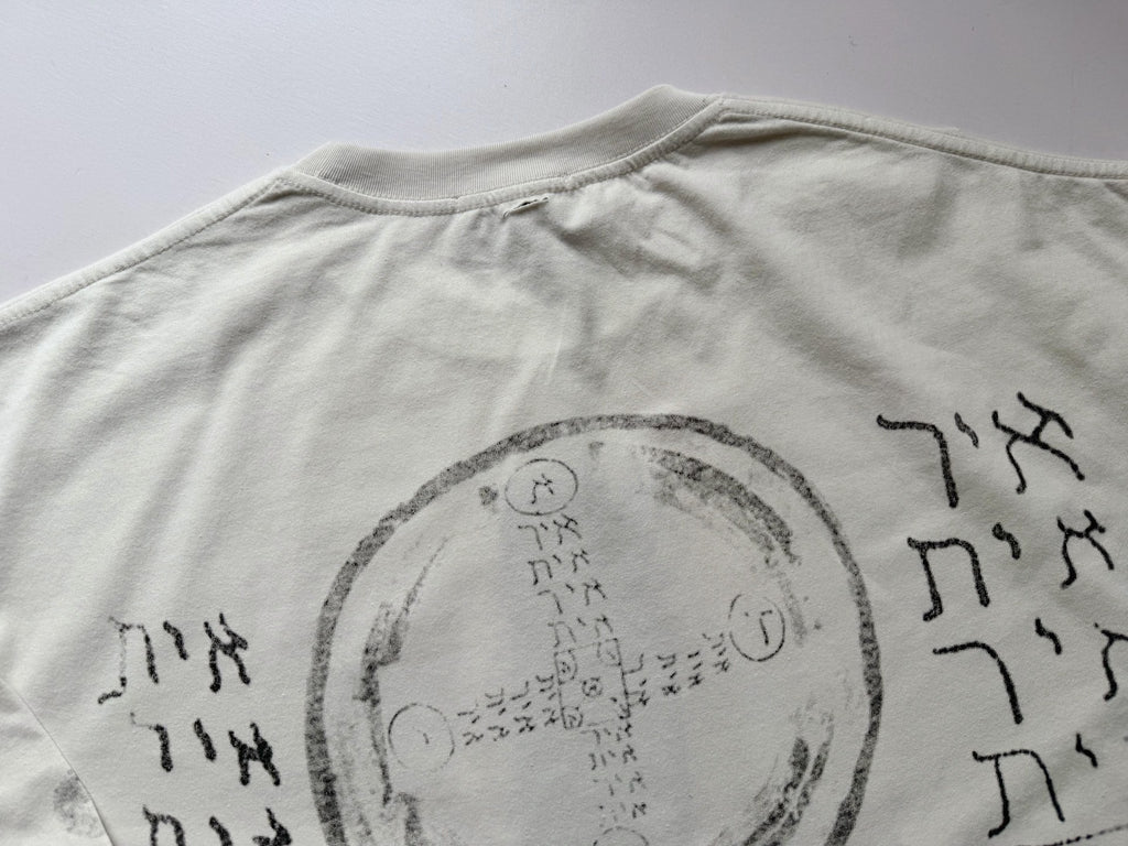 ER* Dérangement Distressed White Long Sleeve™