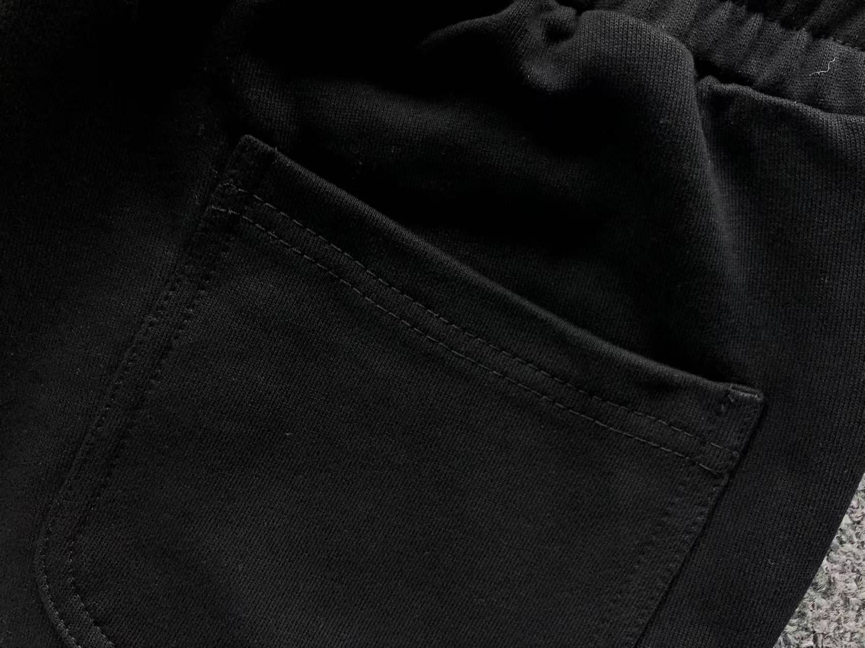 Fleur De Lis Symbol Black Sweatshorts™