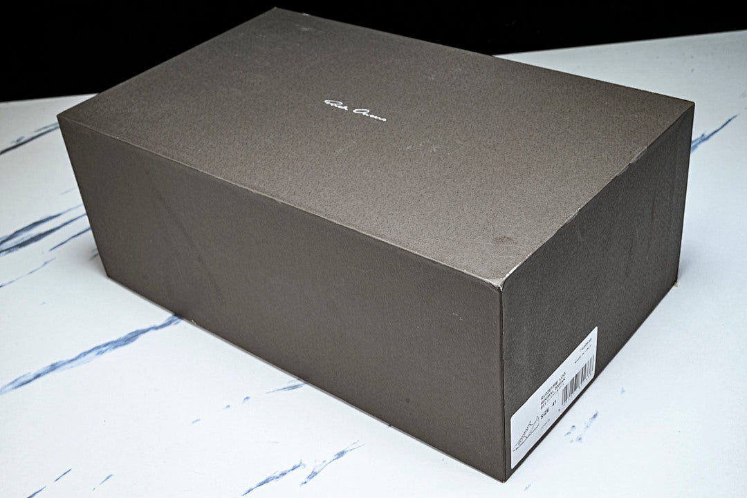 Concordians Minimal Sneaker "Milk Black"