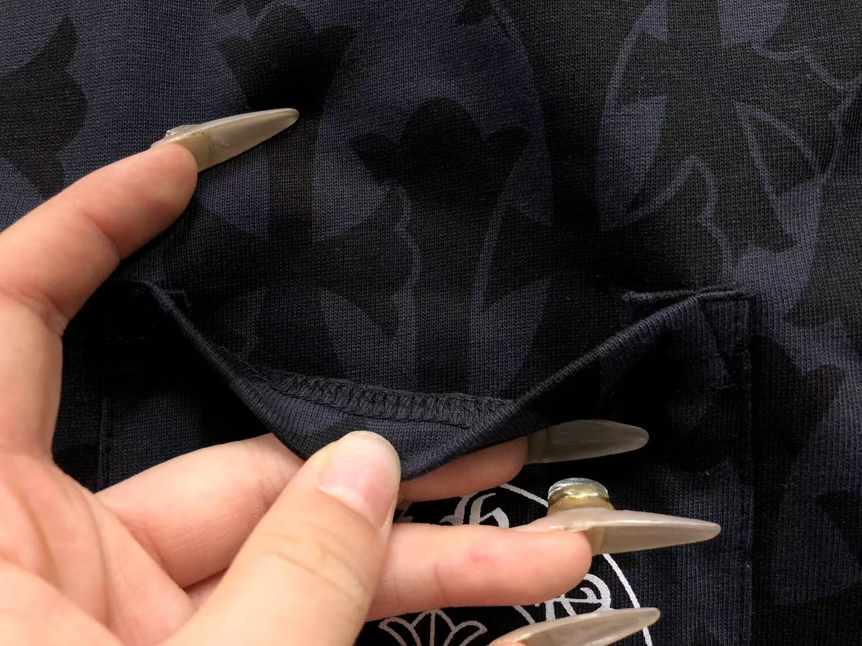 Cross Pattern Black Pocket T-Shirt™